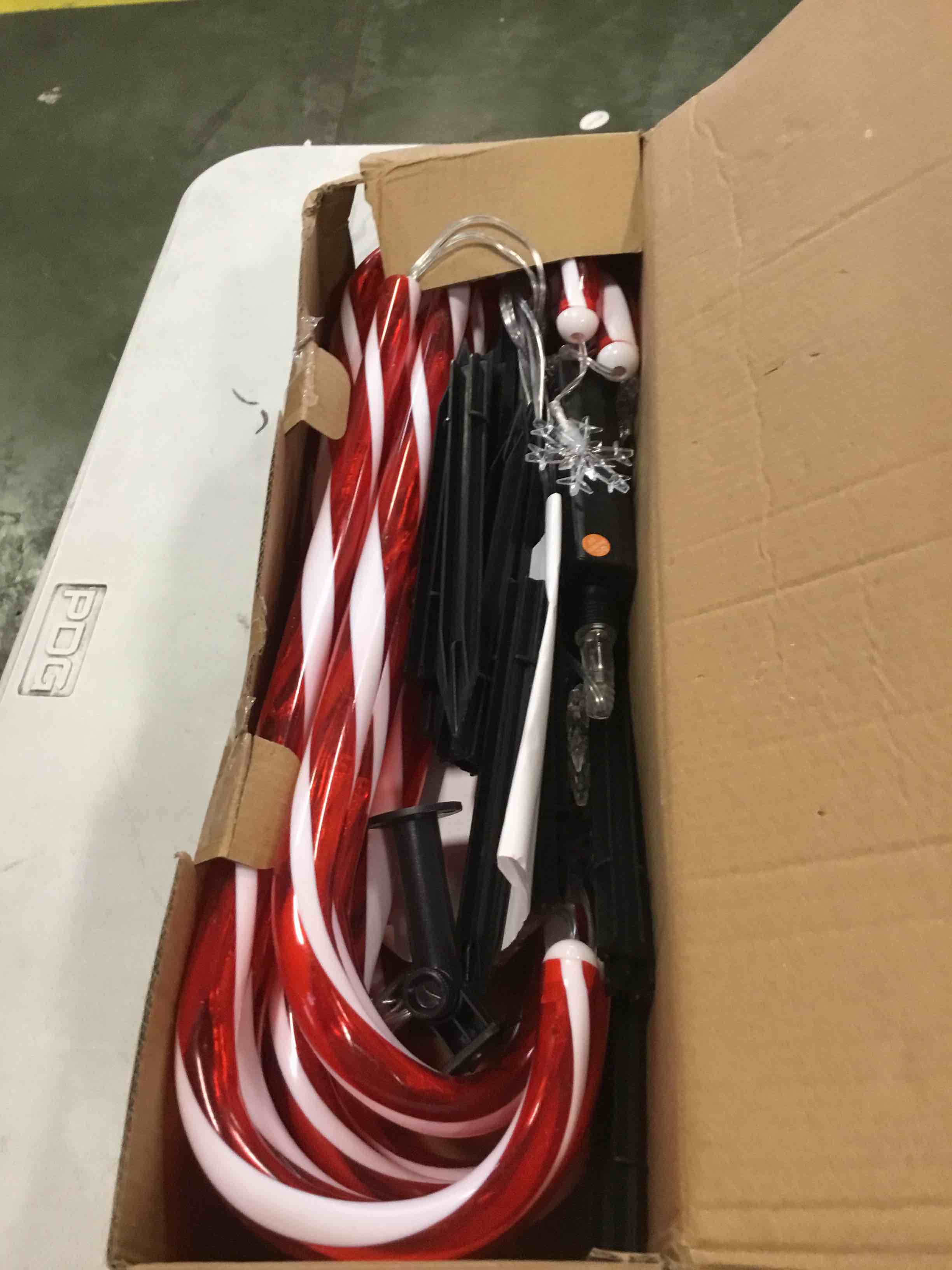https://s3.amazonaws.com/lotting-images-prod/bidfta/BLU6049314_1711468093325.jpeg
