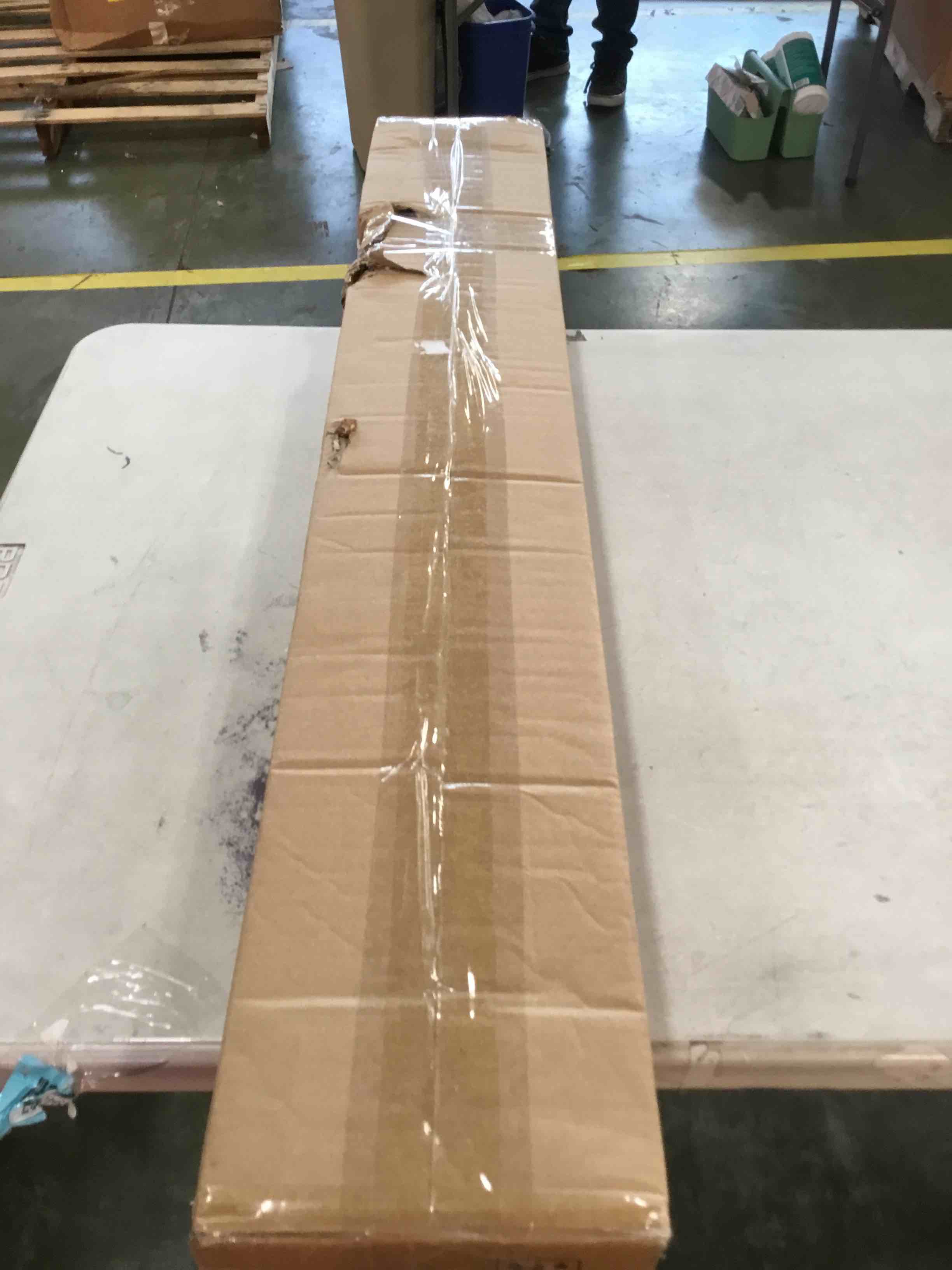 https://s3.amazonaws.com/lotting-images-prod/bidfta/BLU6049502_1711541462789.jpeg