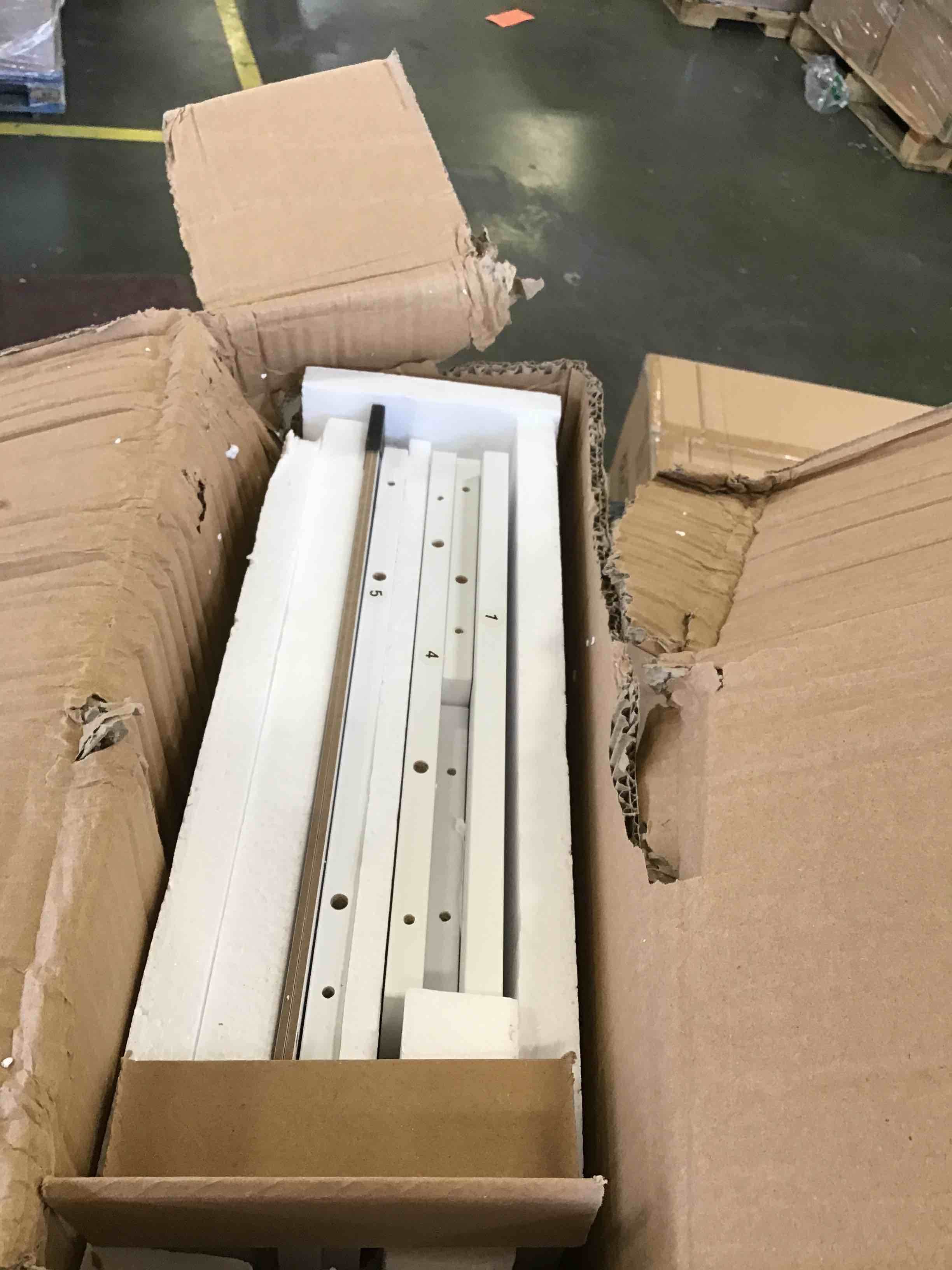 https://s3.amazonaws.com/lotting-images-prod/bidfta/BLU6049742_1711655988388.jpeg
