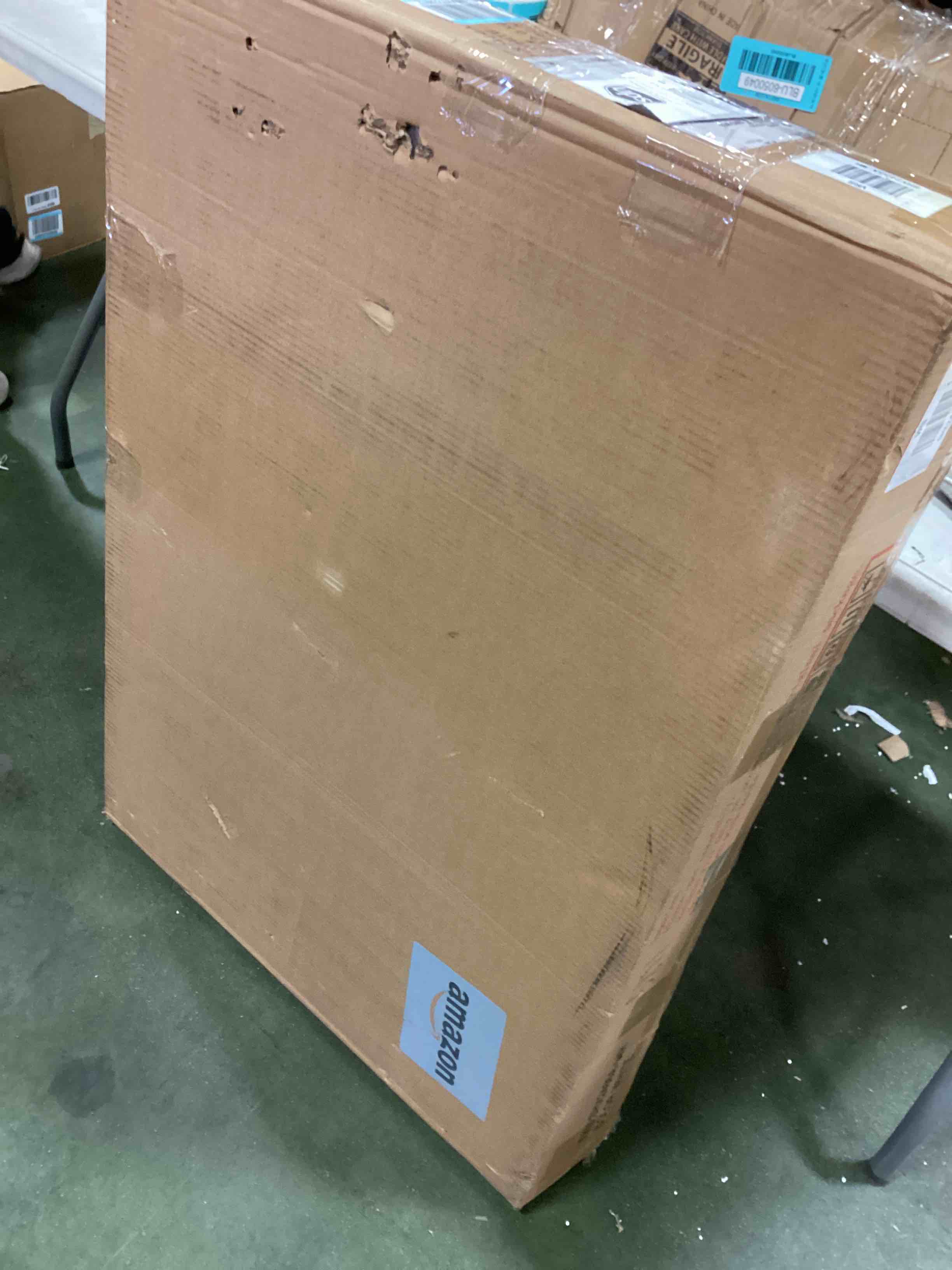 https://s3.amazonaws.com/lotting-images-prod/bidfta/BLU6050052_1709155178544.jpeg