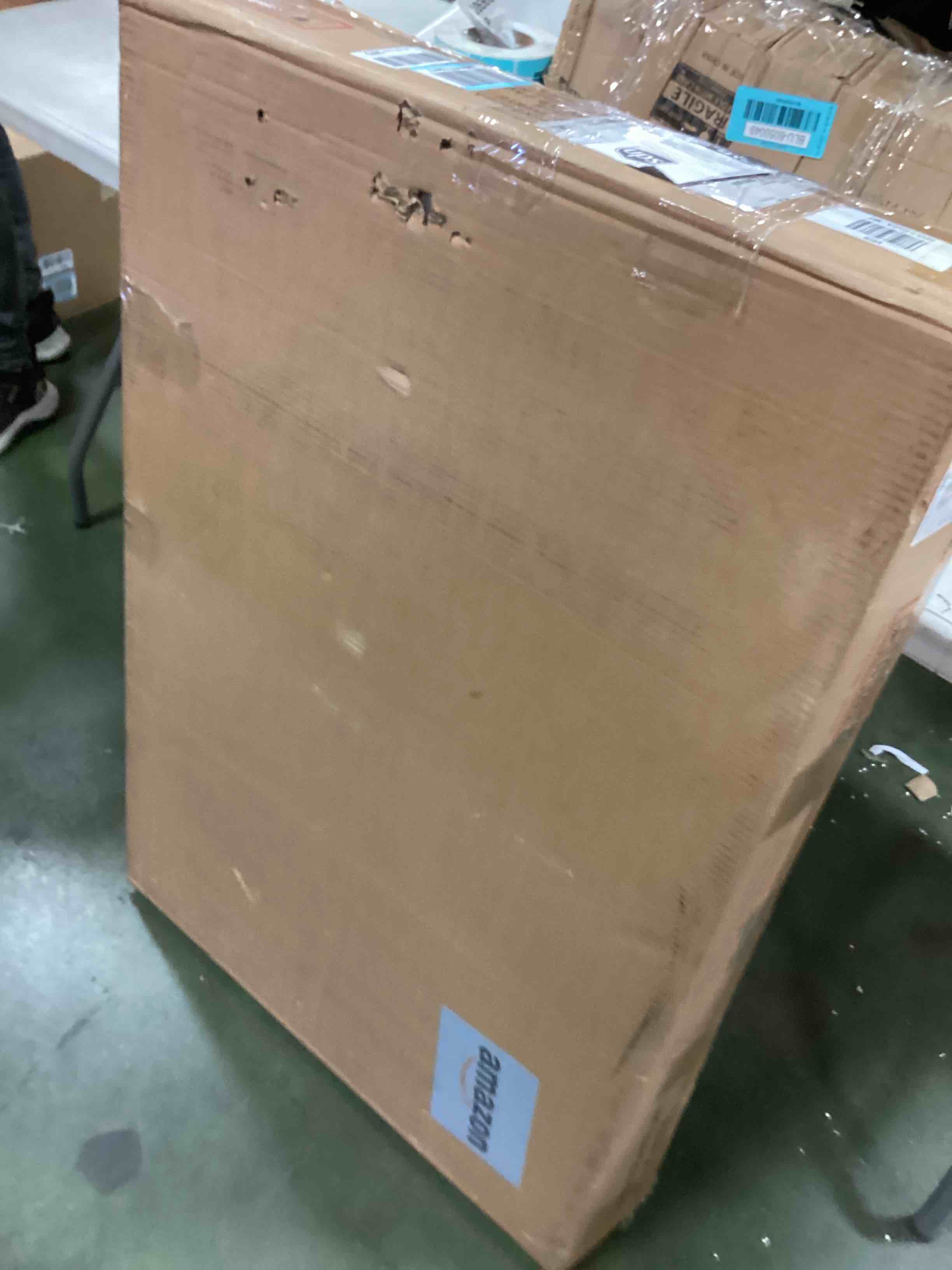 https://s3.amazonaws.com/lotting-images-prod/bidfta/BLU6050052_1709155179550.jpeg