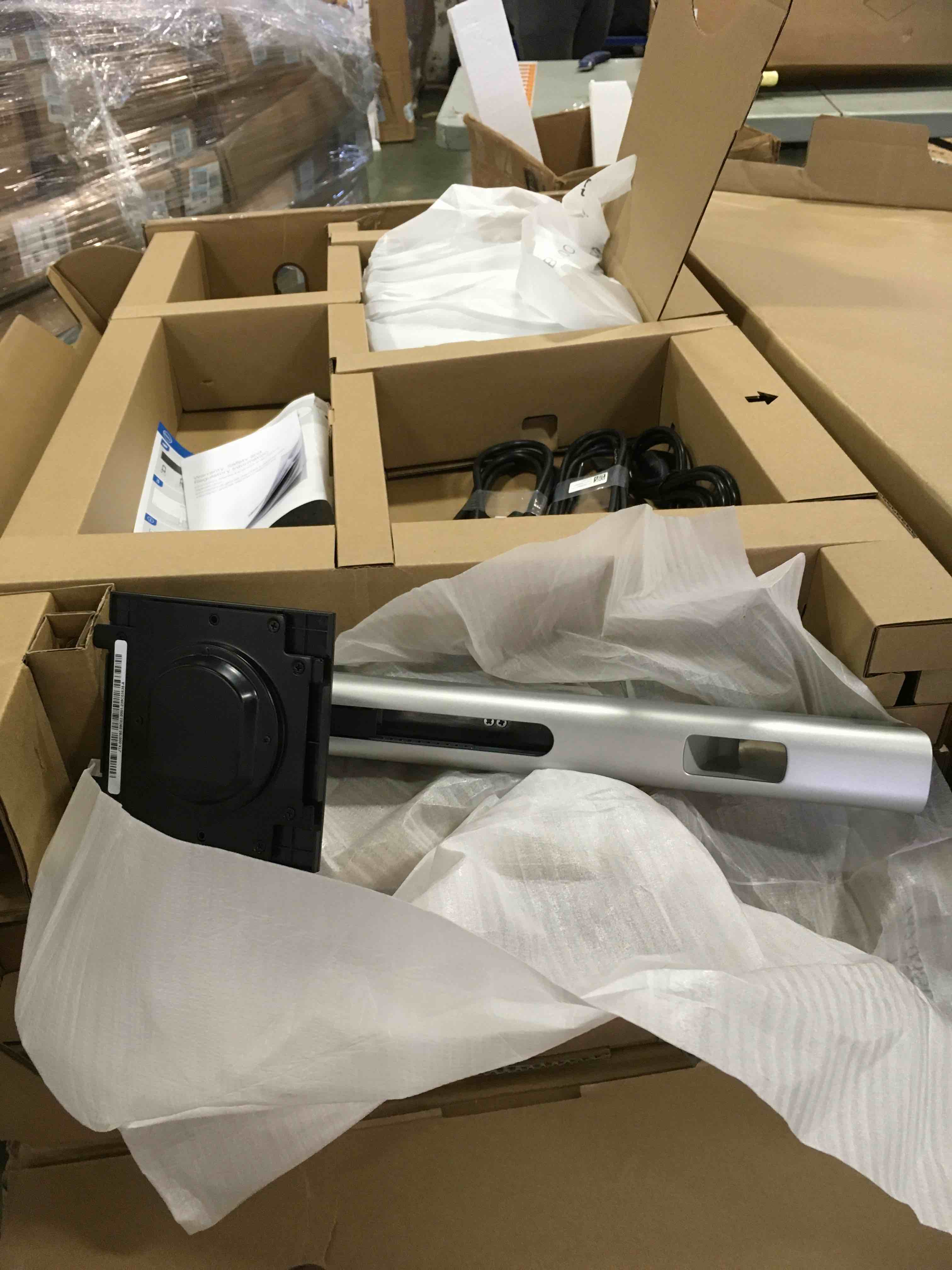 https://s3.amazonaws.com/lotting-images-prod/bidfta/BLU6050068_1709217845480.jpeg