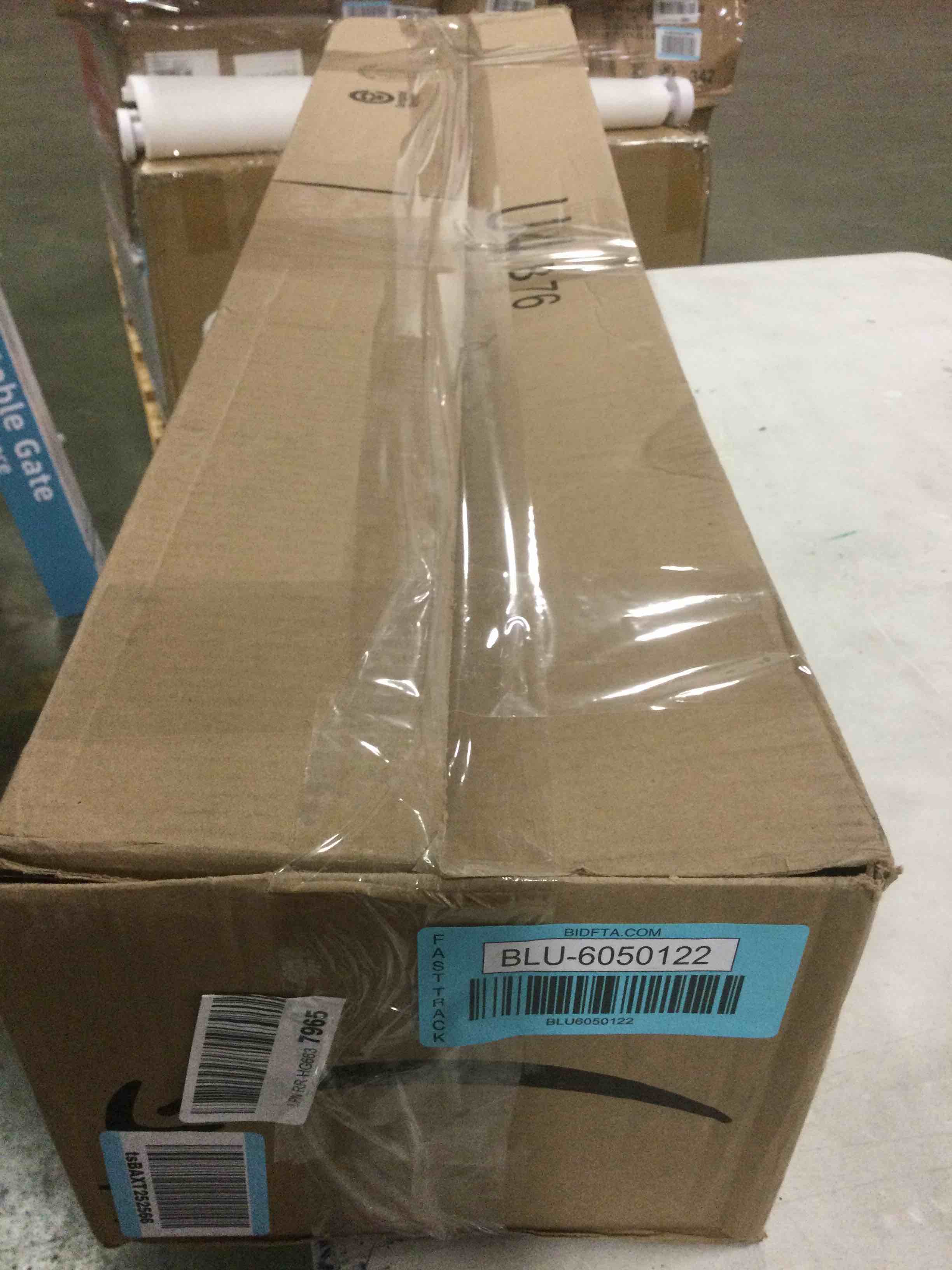 https://s3.amazonaws.com/lotting-images-prod/bidfta/BLU6050122_1709298679197.jpeg