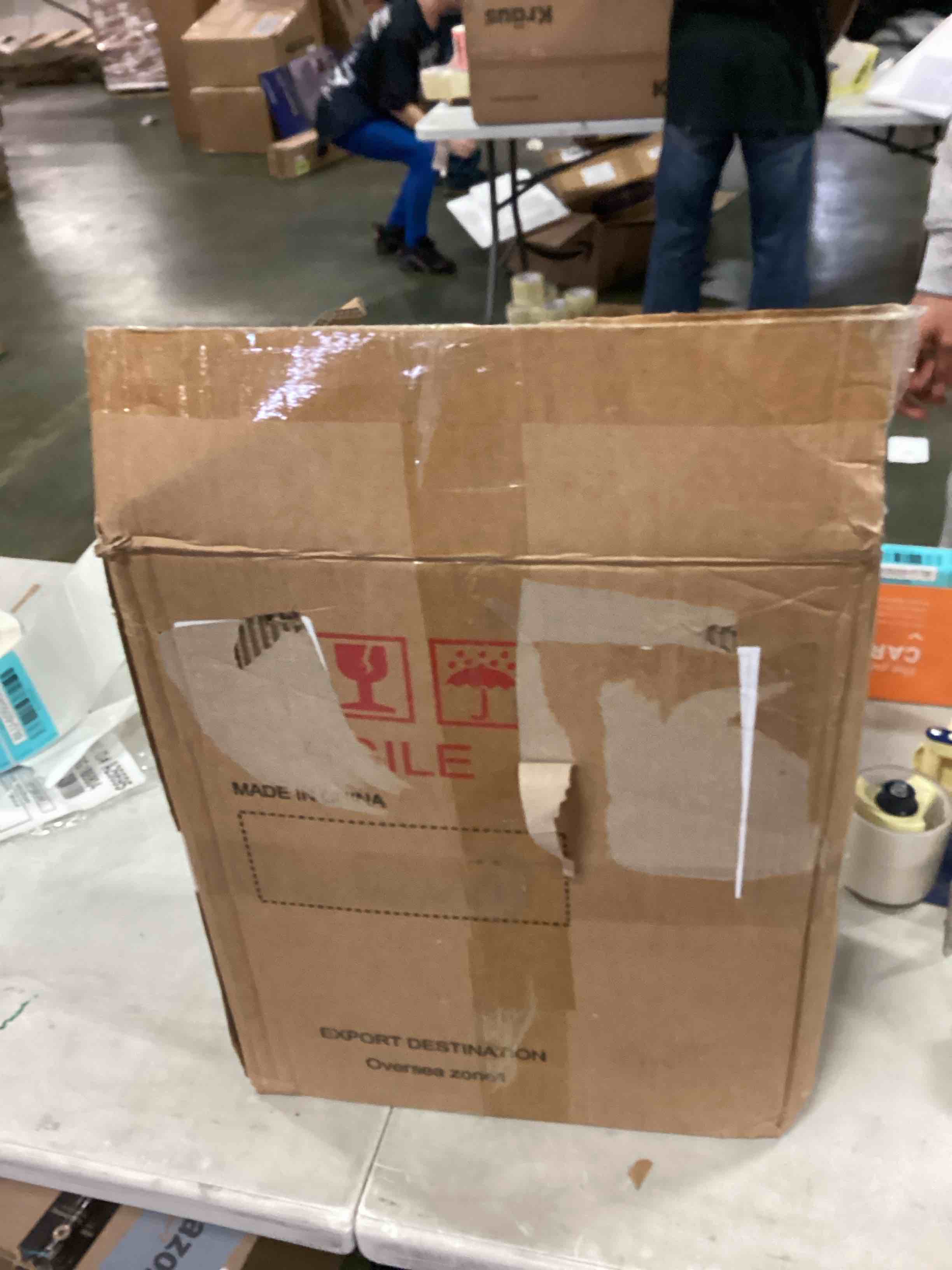 https://s3.amazonaws.com/lotting-images-prod/bidfta/BLU6050400_1709580908378.jpeg