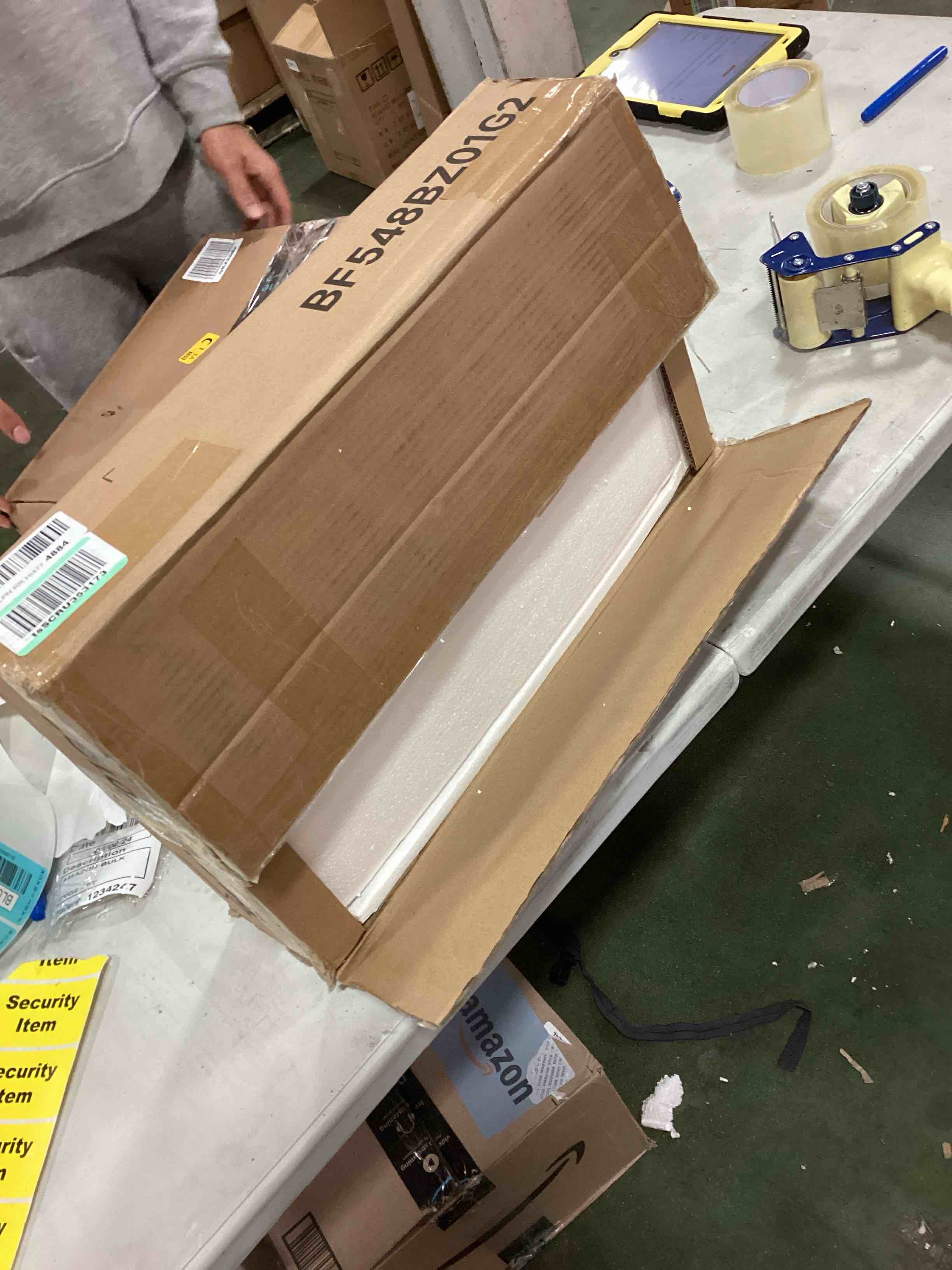 https://s3.amazonaws.com/lotting-images-prod/bidfta/BLU6050402_1709581018381.jpeg