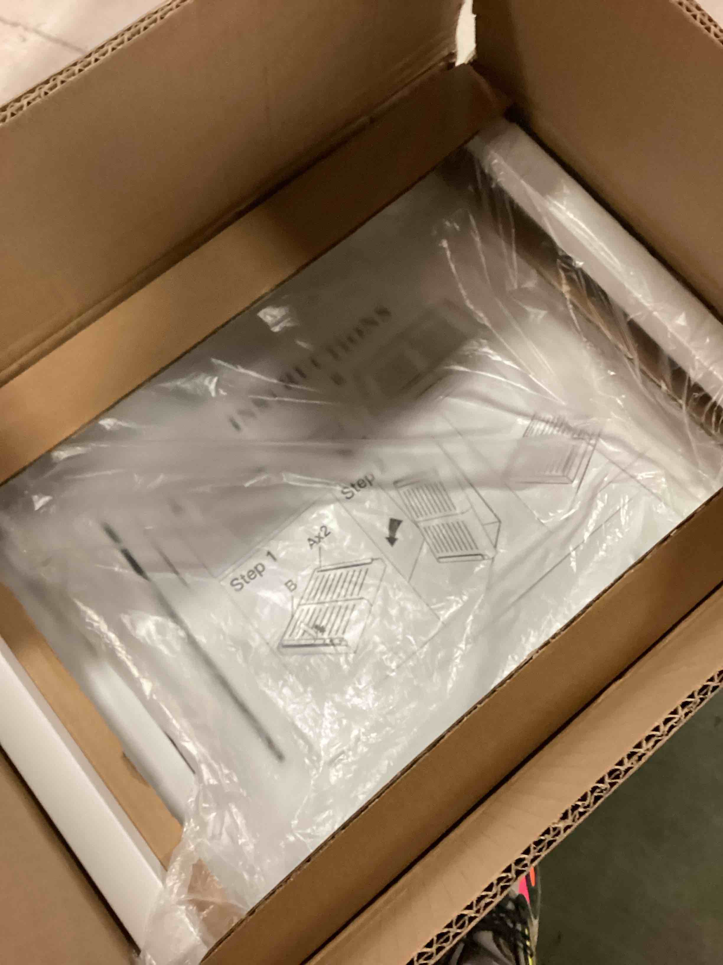 https://s3.amazonaws.com/lotting-images-prod/bidfta/BLU6050431_1709583996398.jpeg