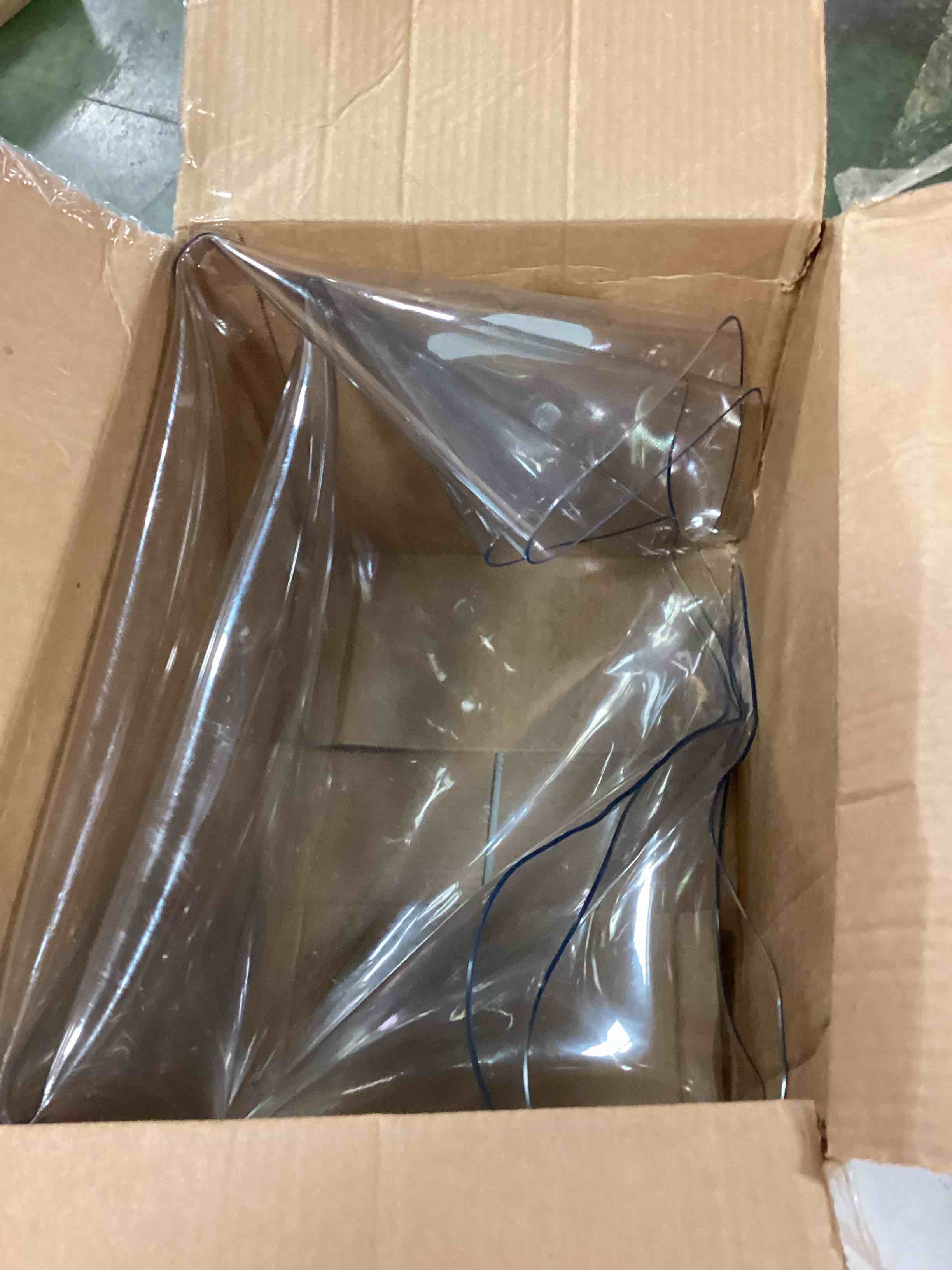 https://s3.amazonaws.com/lotting-images-prod/bidfta/BLU6050472_1709645005937.jpeg