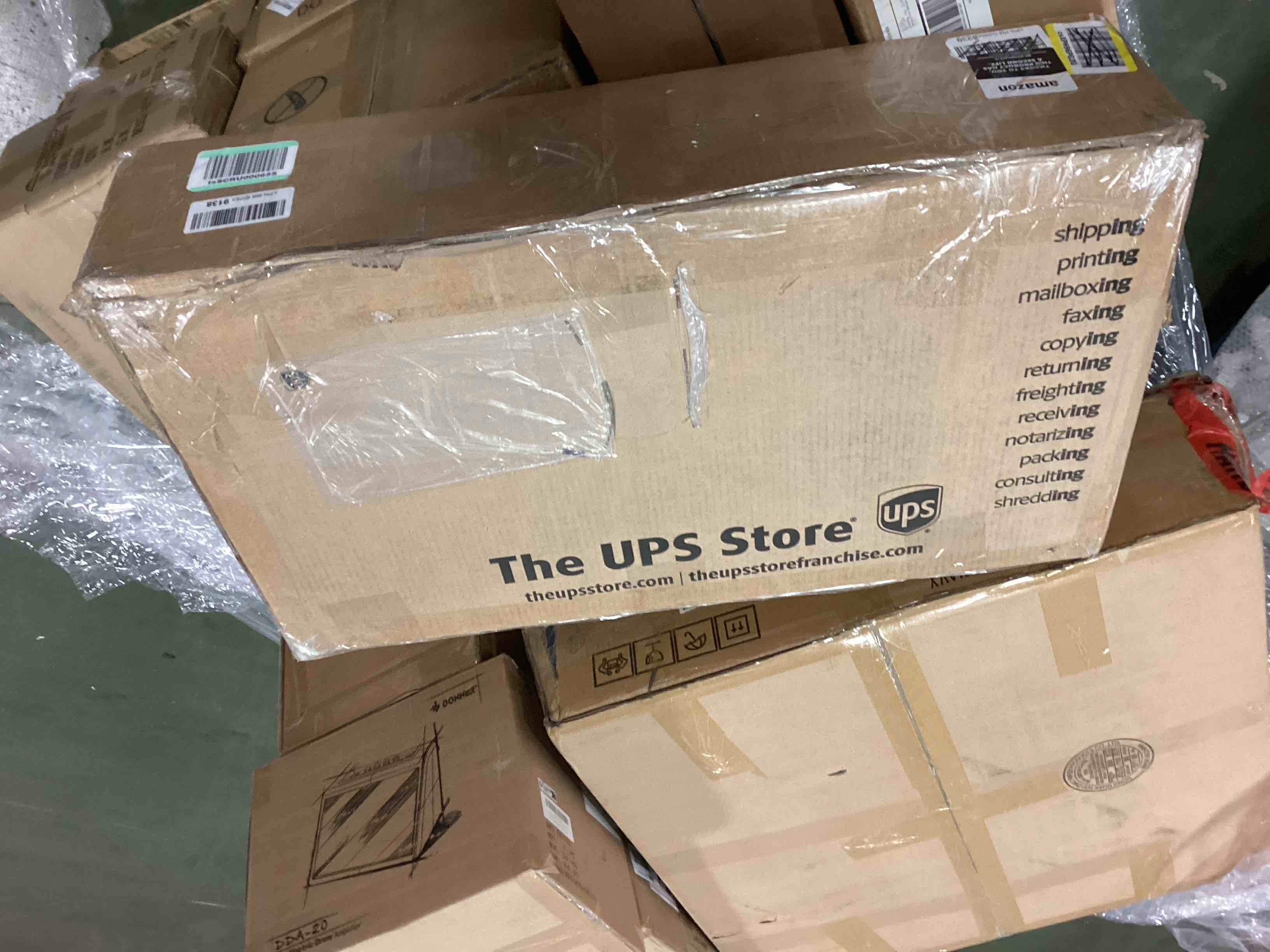 https://s3.amazonaws.com/lotting-images-prod/bidfta/BLU6050477_1709645418212.jpeg