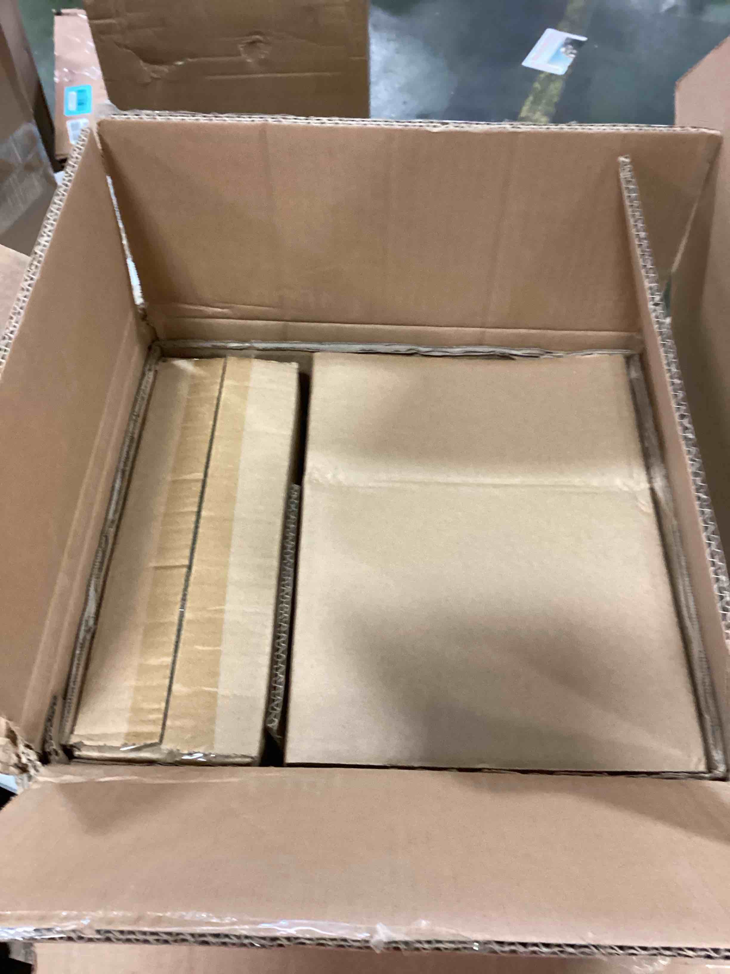 https://s3.amazonaws.com/lotting-images-prod/bidfta/BLU6050512_1709650195221.jpeg