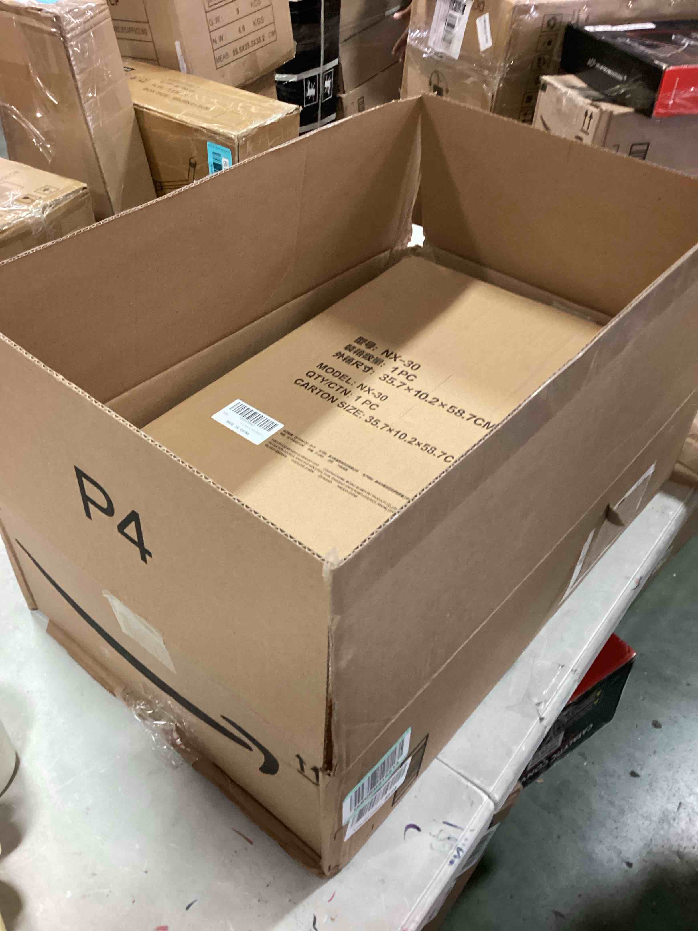 https://s3.amazonaws.com/lotting-images-prod/bidfta/BLU6050518_1709652208435.jpeg