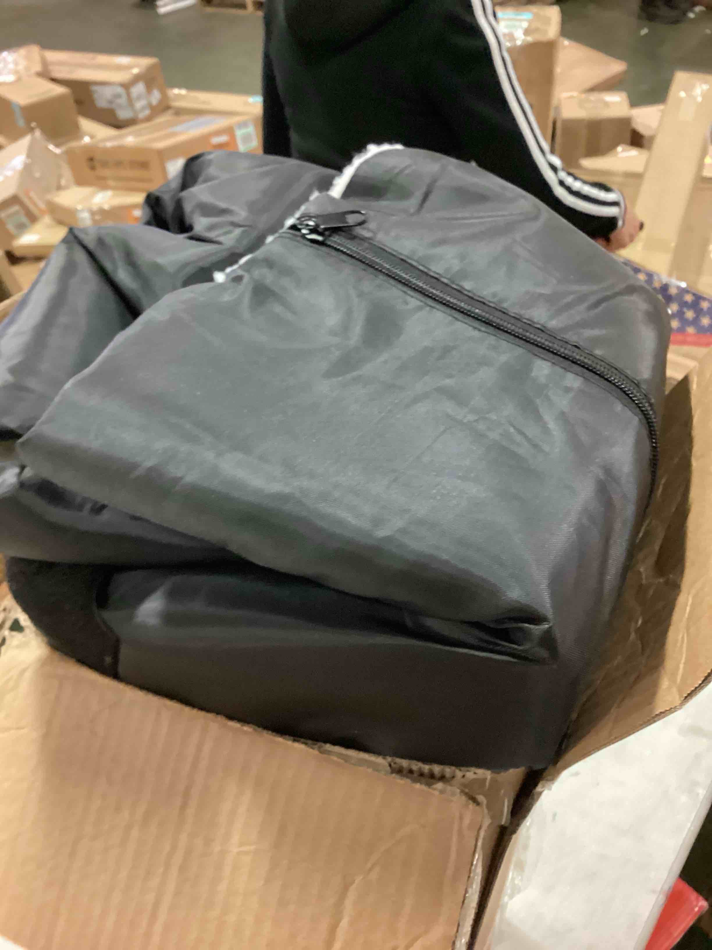 https://s3.amazonaws.com/lotting-images-prod/bidfta/BLU6050540_1709661075235.jpeg