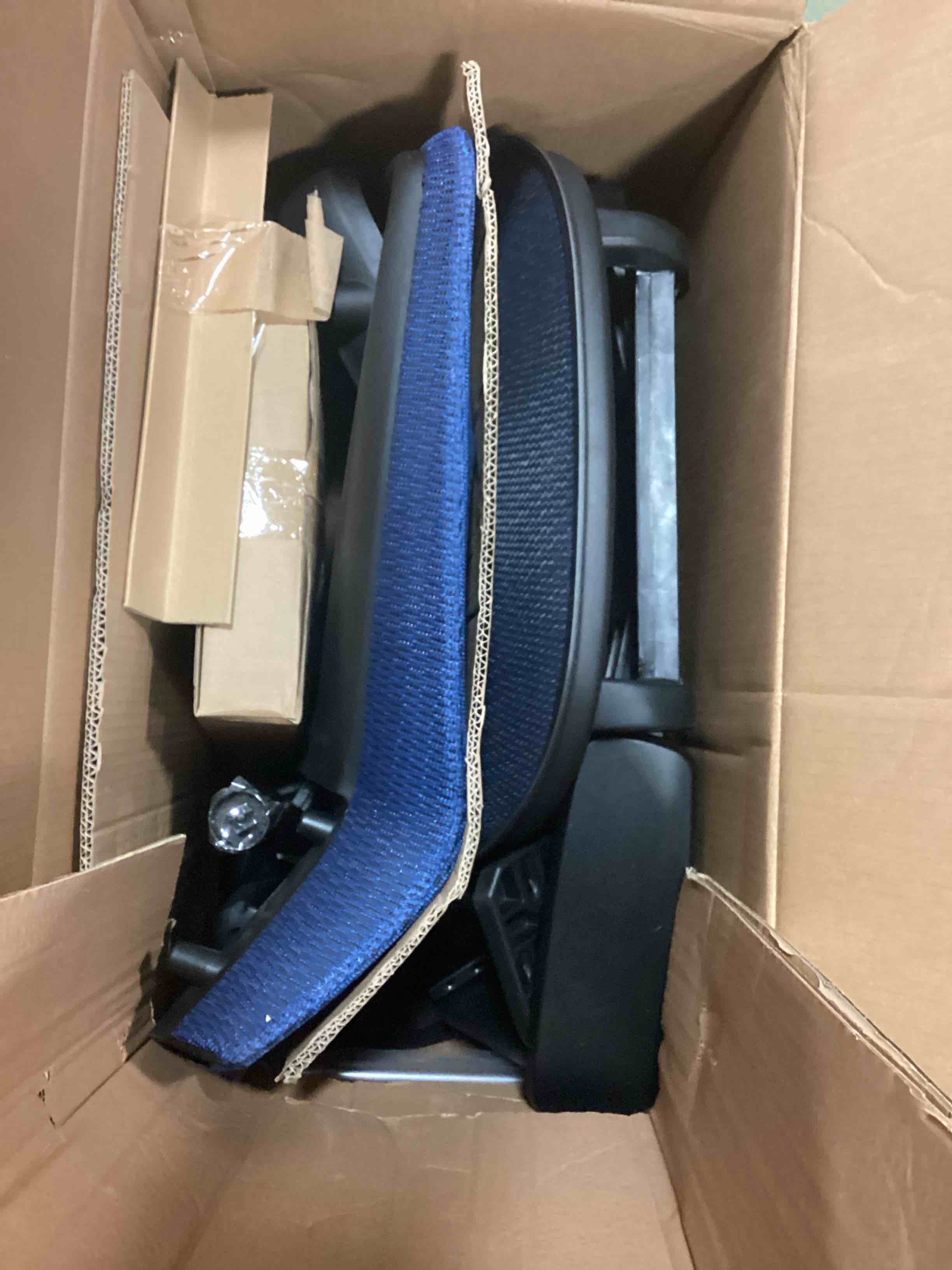 https://s3.amazonaws.com/lotting-images-prod/bidfta/BLU6050799_1709843561133.jpeg