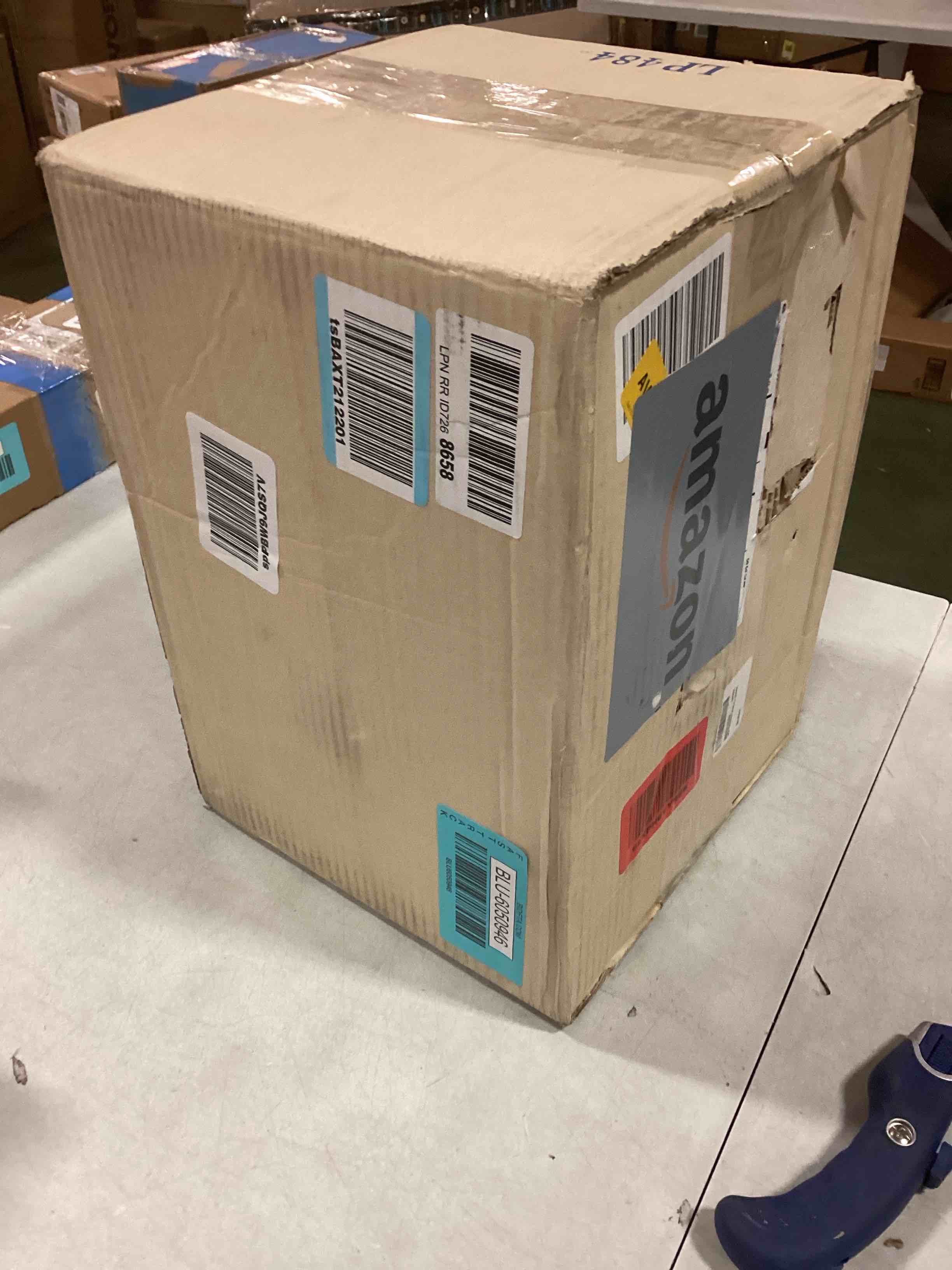 https://s3.amazonaws.com/lotting-images-prod/bidfta/BLU6050946_1709930234901.jpeg