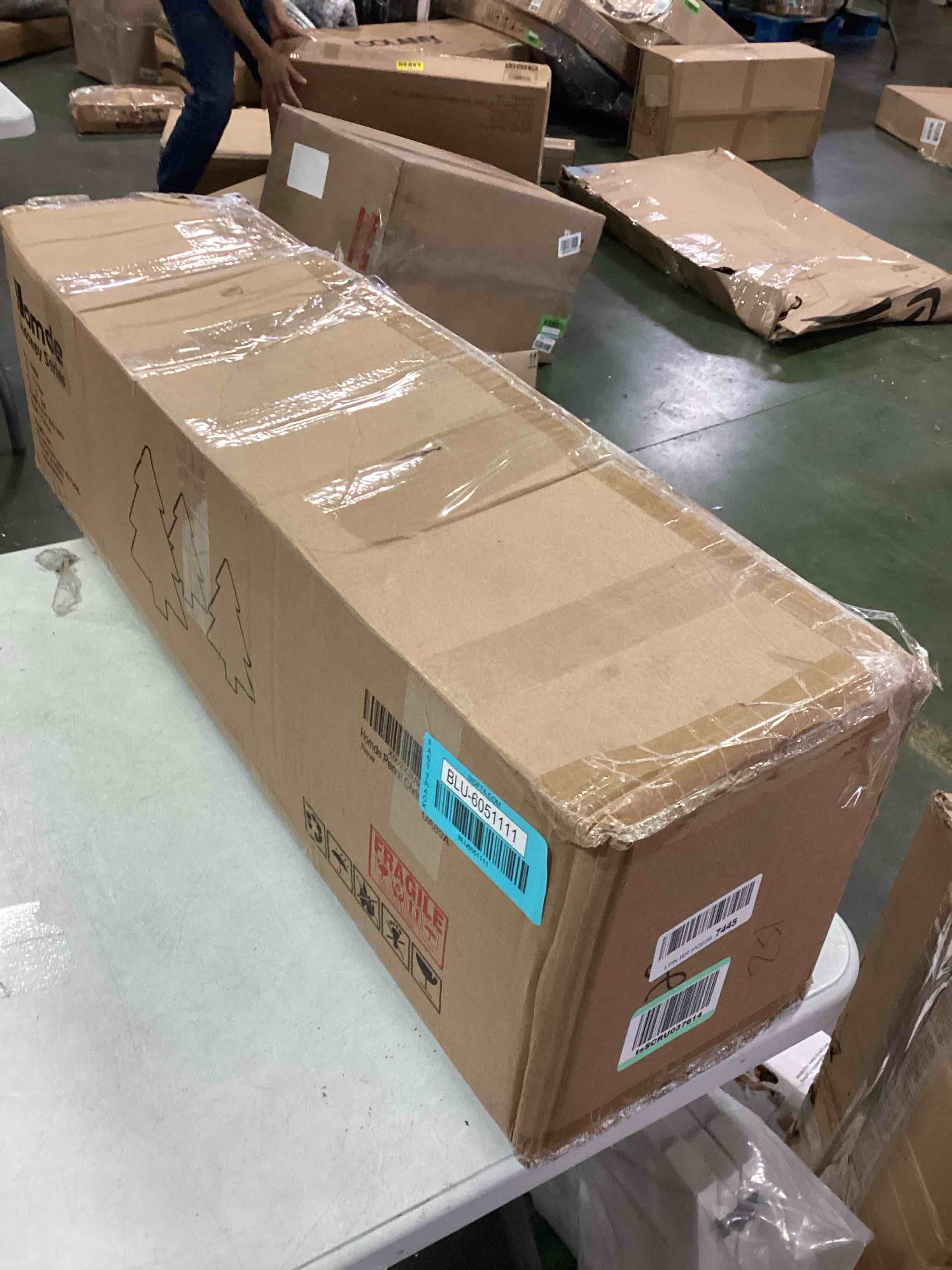 https://s3.amazonaws.com/lotting-images-prod/bidfta/BLU6051111_1710262450908.jpeg