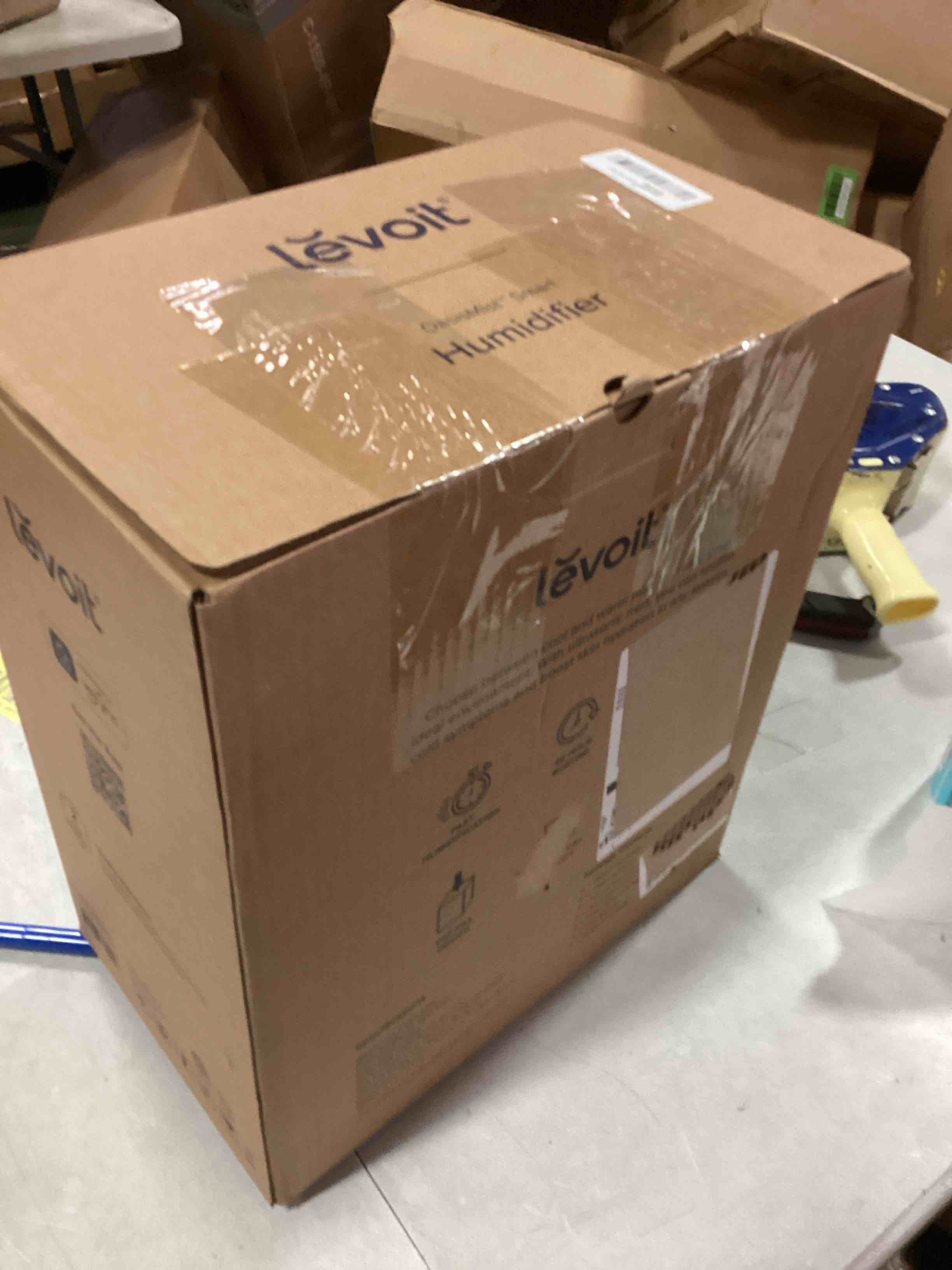 https://s3.amazonaws.com/lotting-images-prod/bidfta/BLU6051228_1710337752473.jpeg