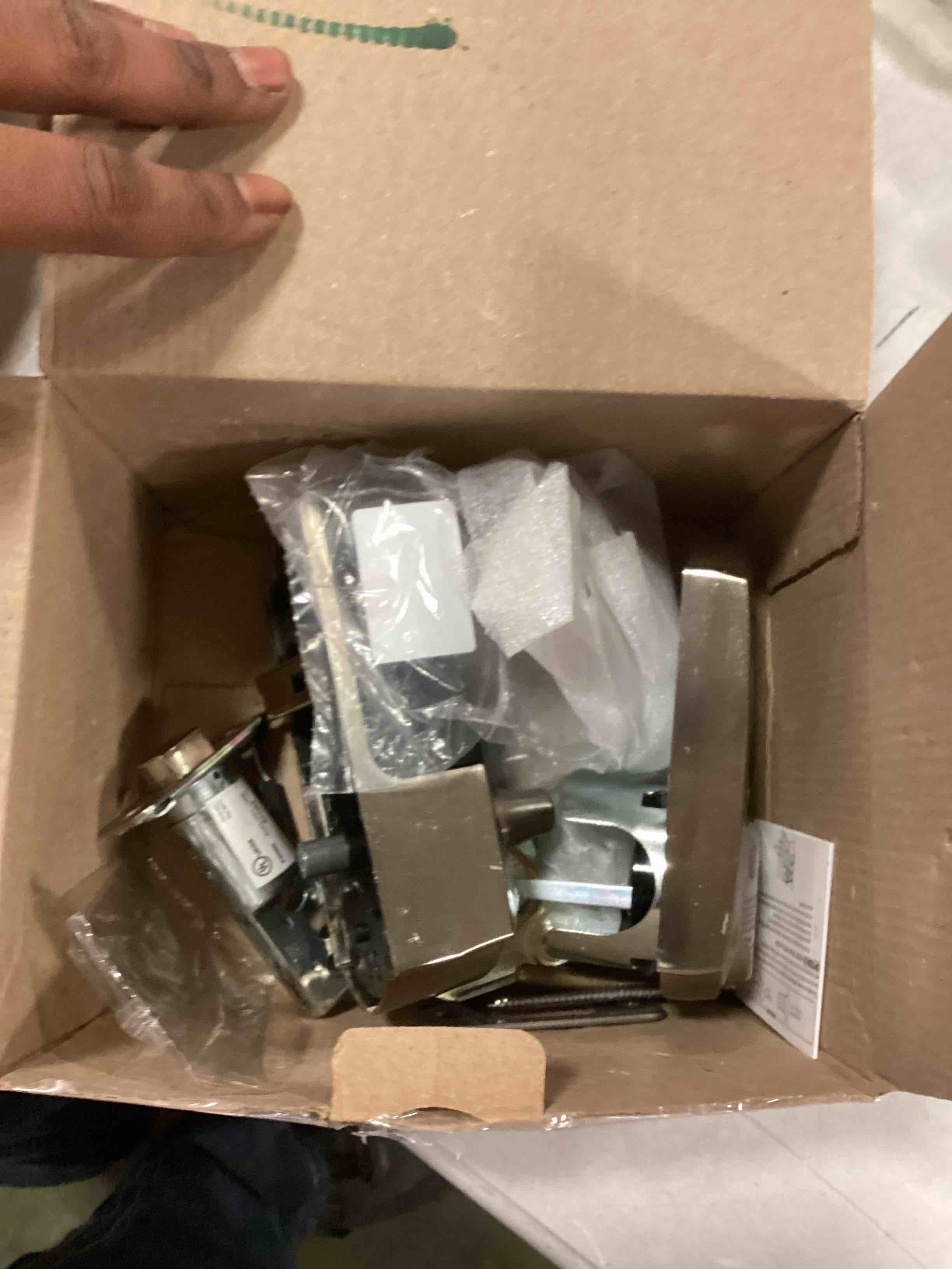 https://s3.amazonaws.com/lotting-images-prod/bidfta/BLU6051246_1710341938746.jpeg