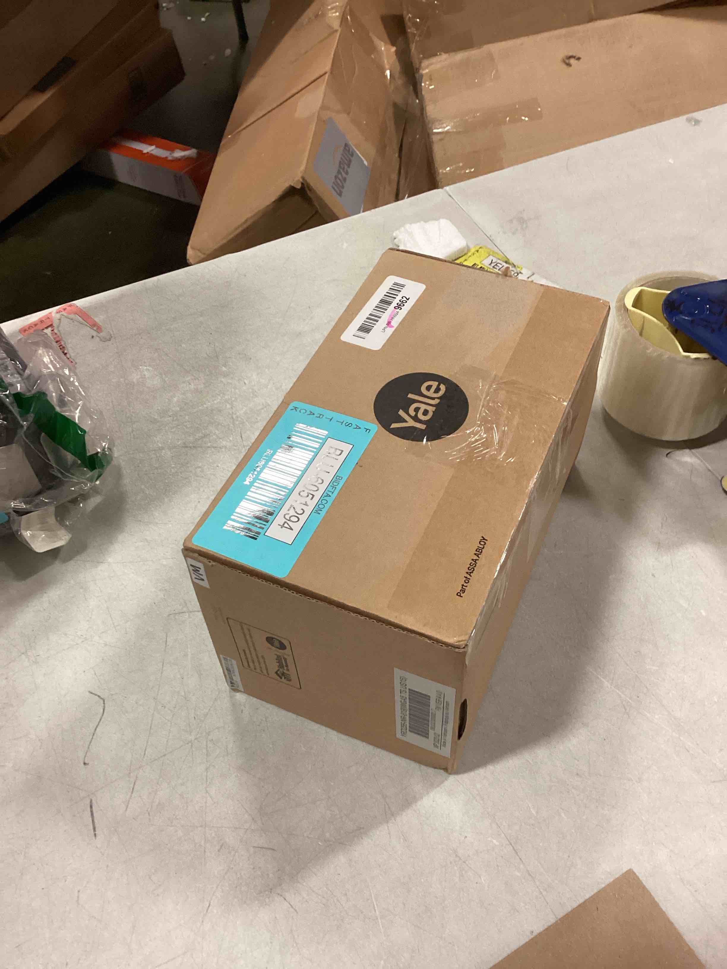 https://s3.amazonaws.com/lotting-images-prod/bidfta/BLU6051294_1710349878688.jpeg