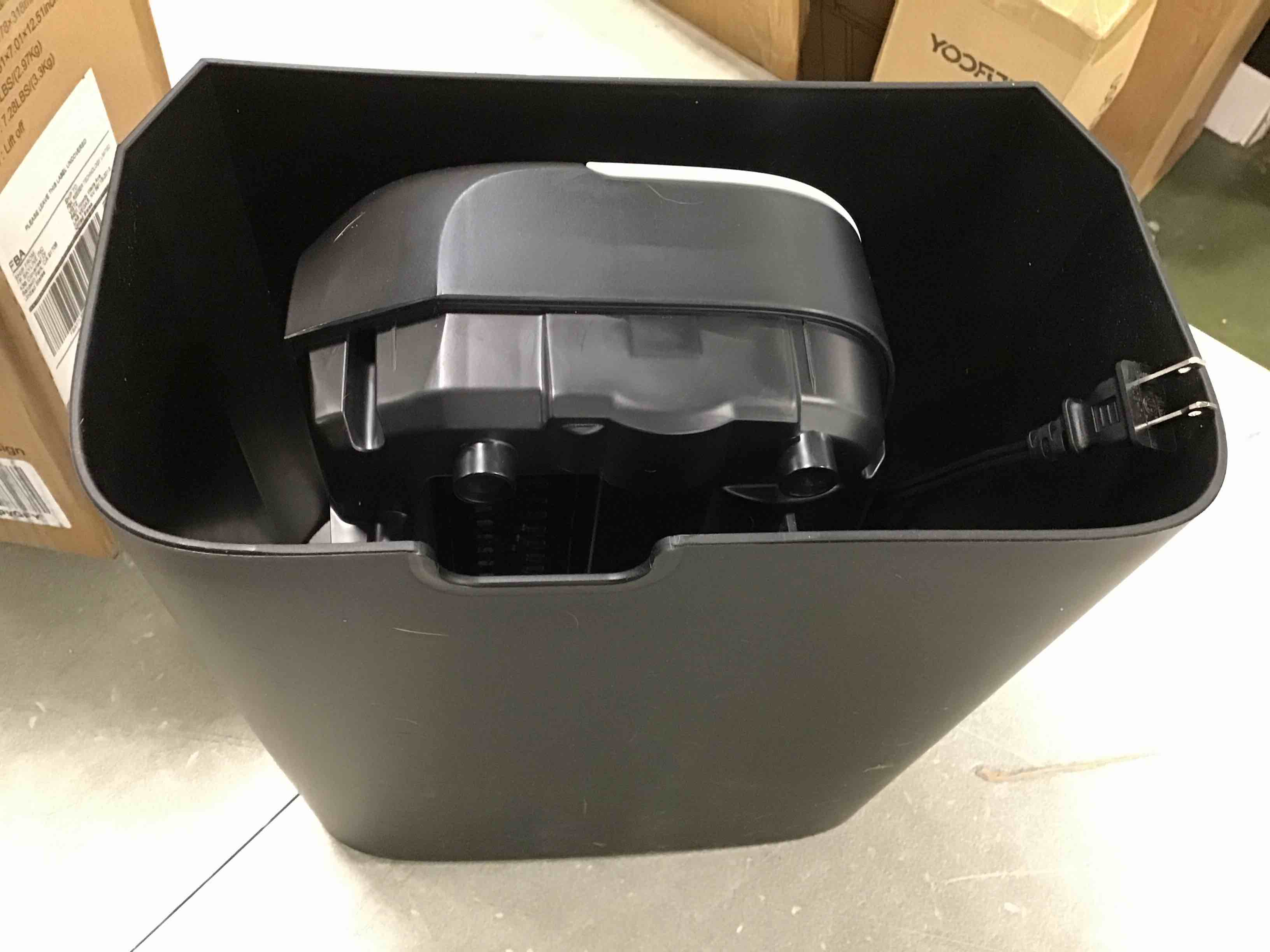 https://s3.amazonaws.com/lotting-images-prod/bidfta/BLU6052104_1709302276748.jpeg