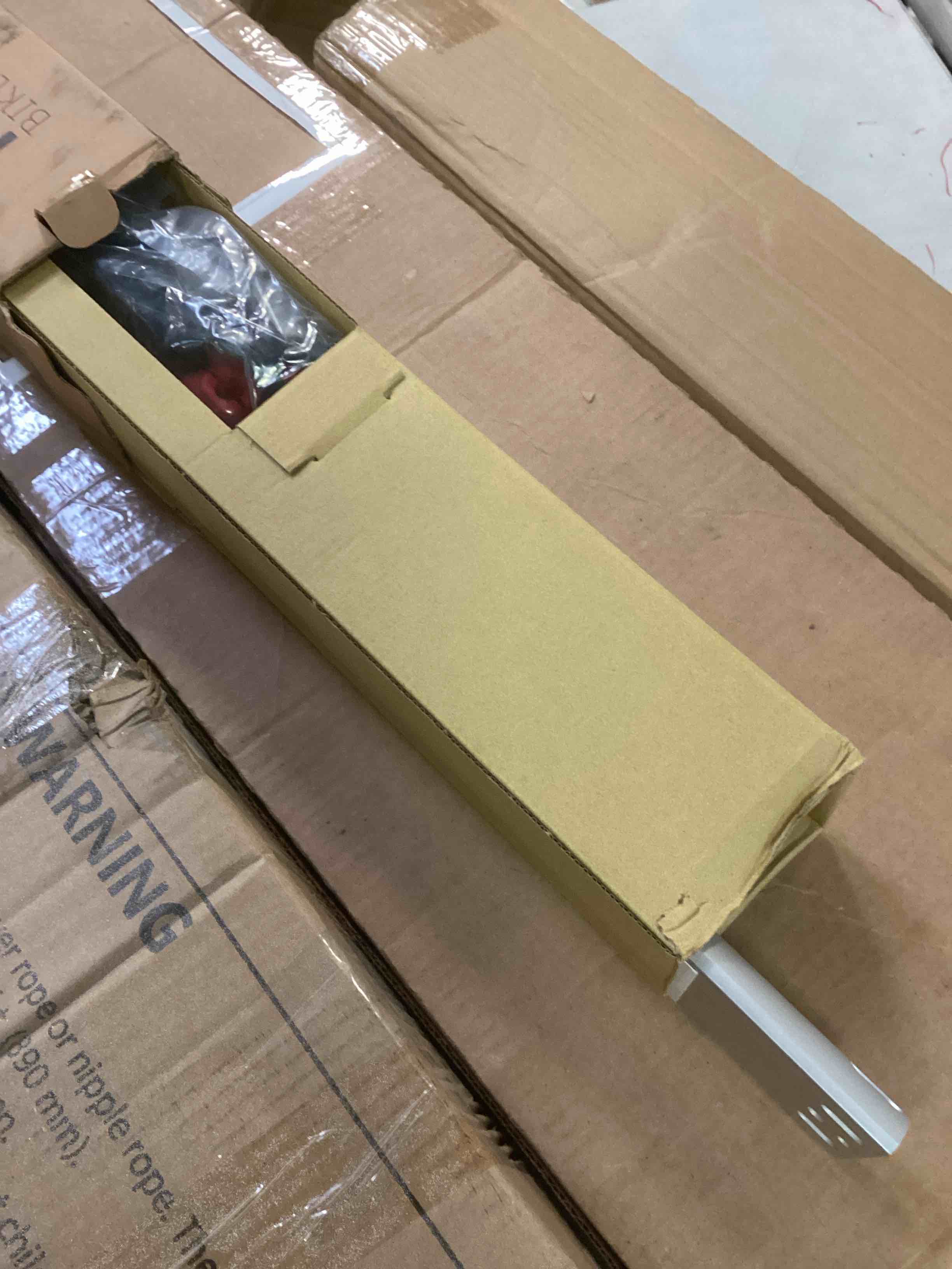https://s3.amazonaws.com/lotting-images-prod/bidfta/BLU6052787_1709655792147.jpeg