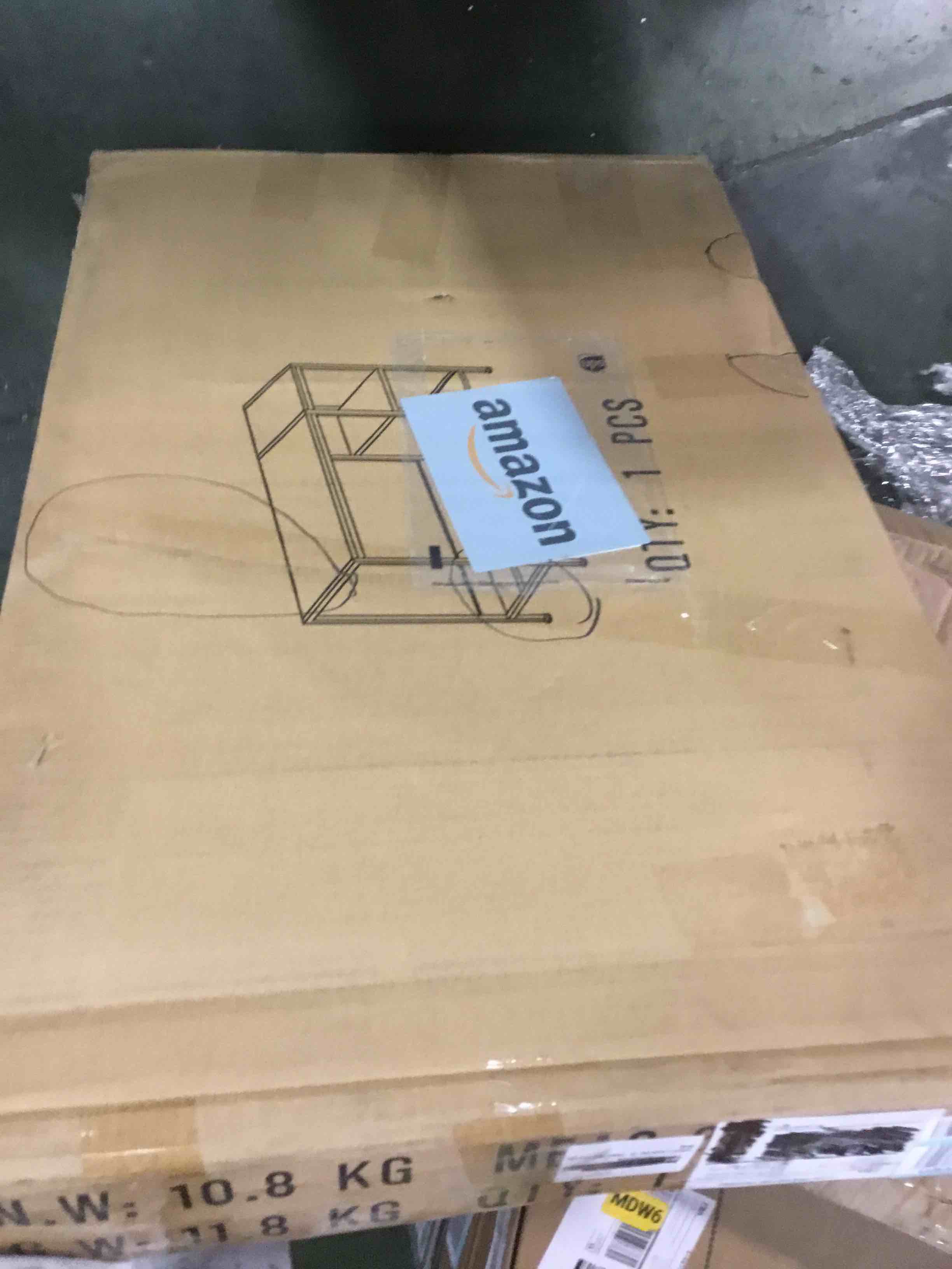 https://s3.amazonaws.com/lotting-images-prod/bidfta/BLU6053030_1709145577070.jpeg