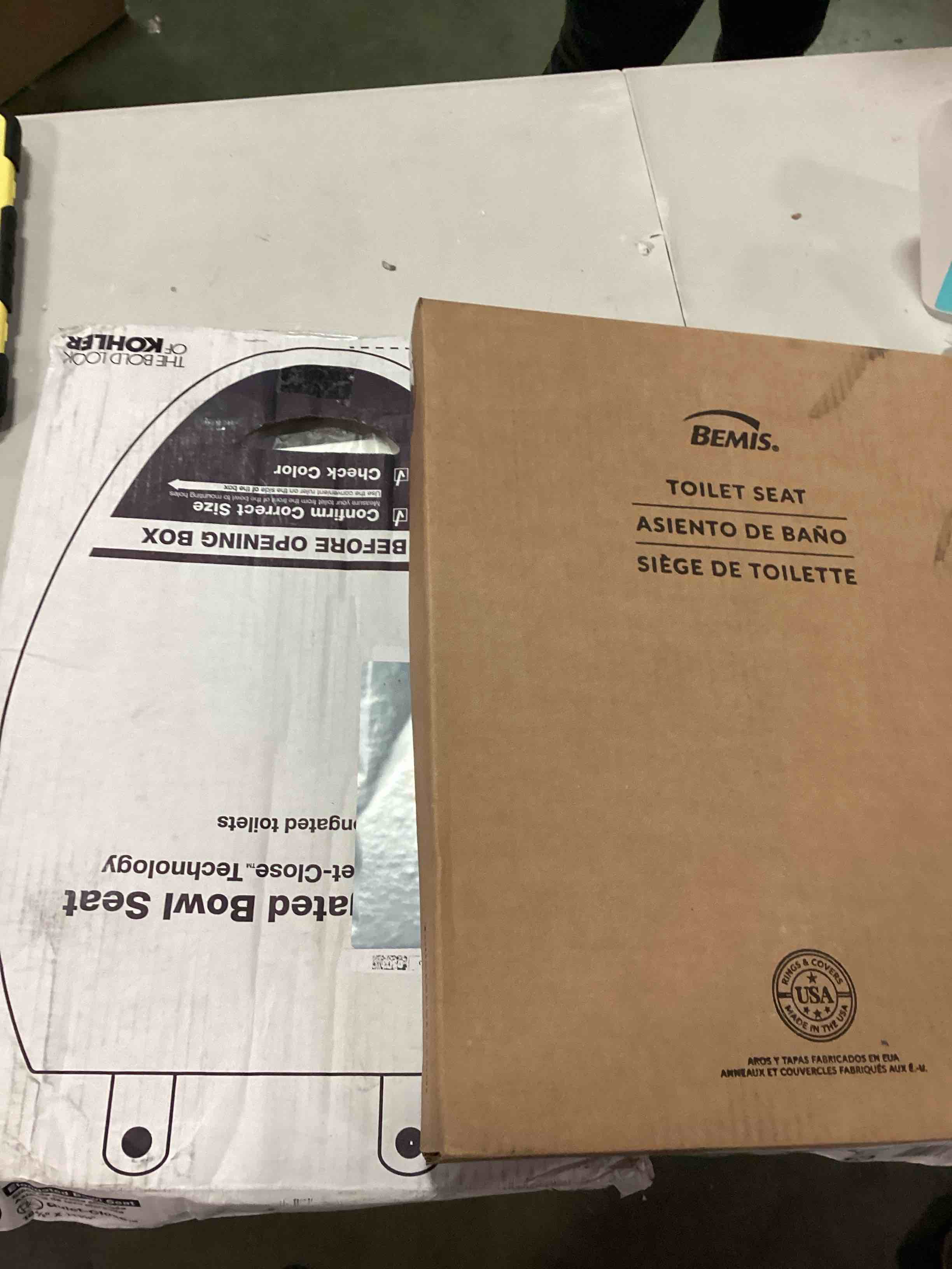 Assortment of Round Bowl Seats, fits all round toilets, different styles and different sizes, from different brands,