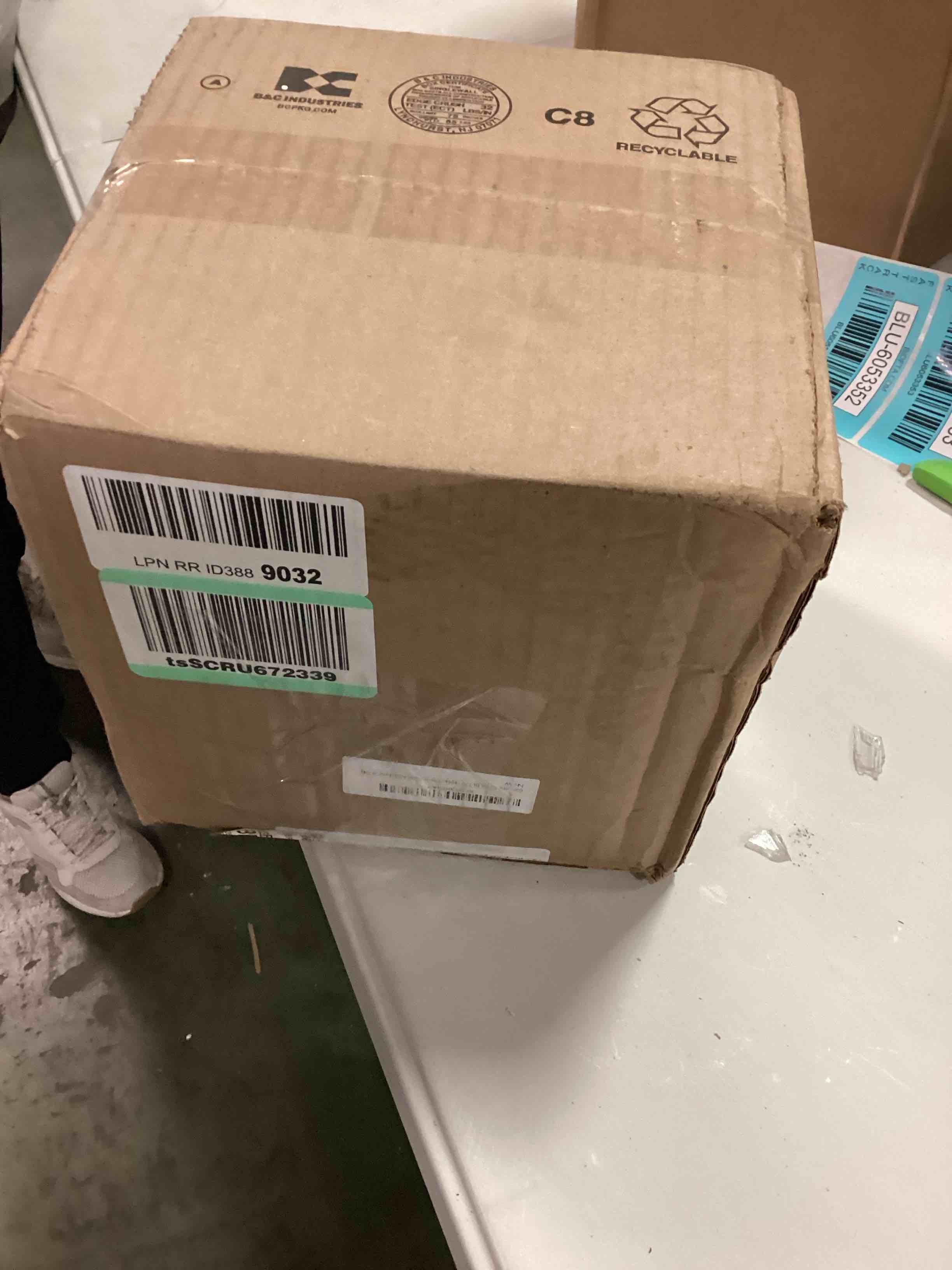 https://s3.amazonaws.com/lotting-images-prod/bidfta/BLU6053352_1709584191902.jpeg