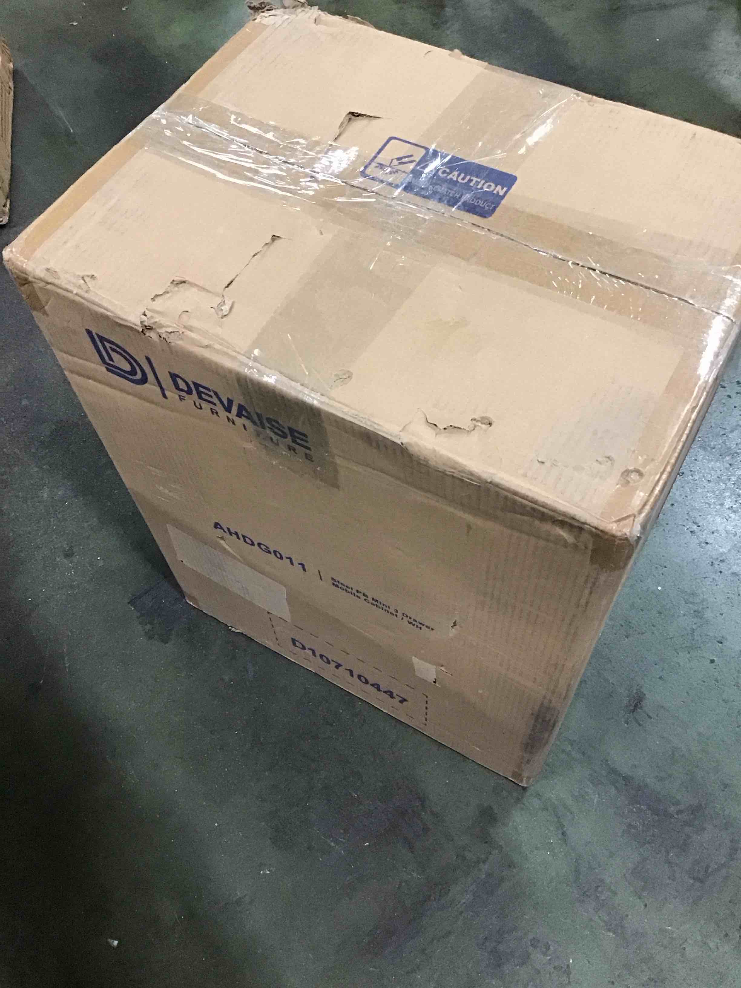 https://s3.amazonaws.com/lotting-images-prod/bidfta/BLU6053516_1709824807948.jpeg