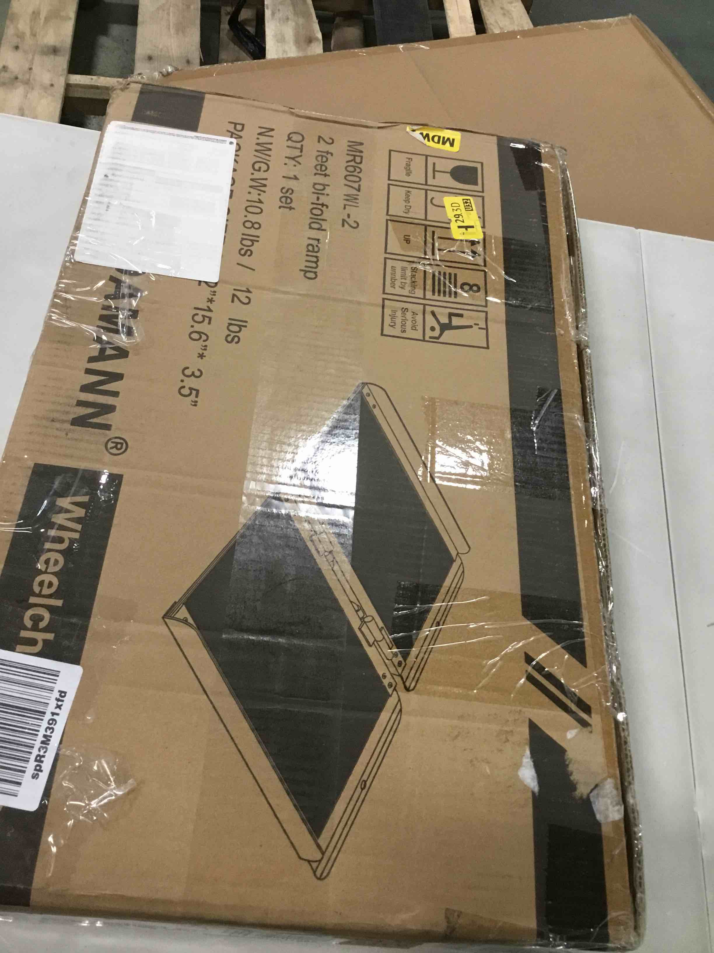 https://s3.amazonaws.com/lotting-images-prod/bidfta/BLU6053760_1710179361793.jpeg