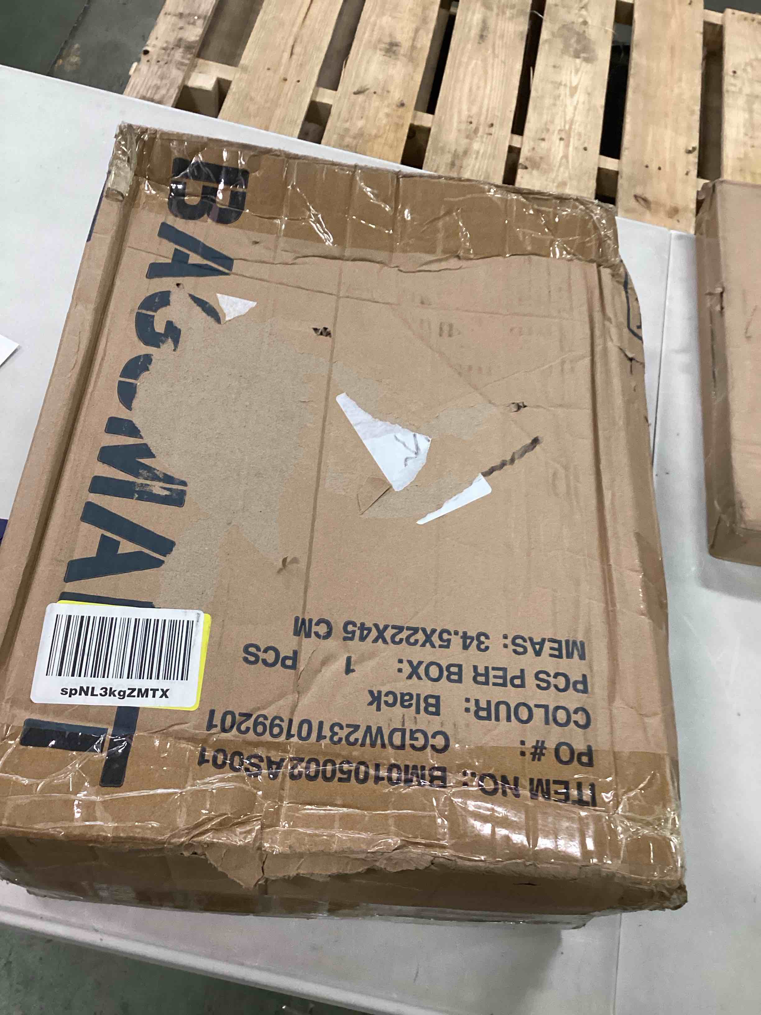 https://s3.amazonaws.com/lotting-images-prod/bidfta/BLU6053838_1710254622906.jpeg
