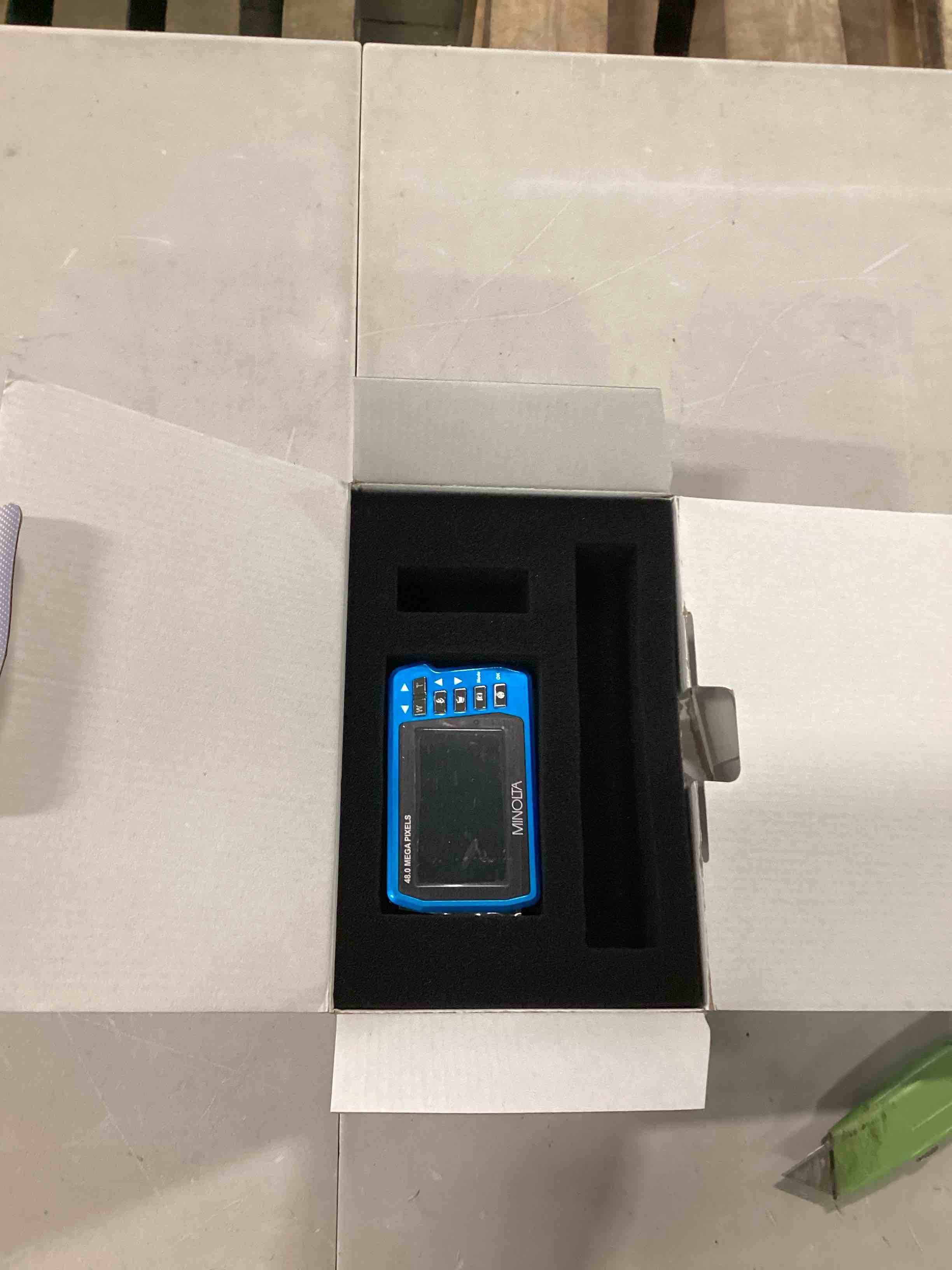 https://s3.amazonaws.com/lotting-images-prod/bidfta/BLU6054024_1710352312989.jpeg