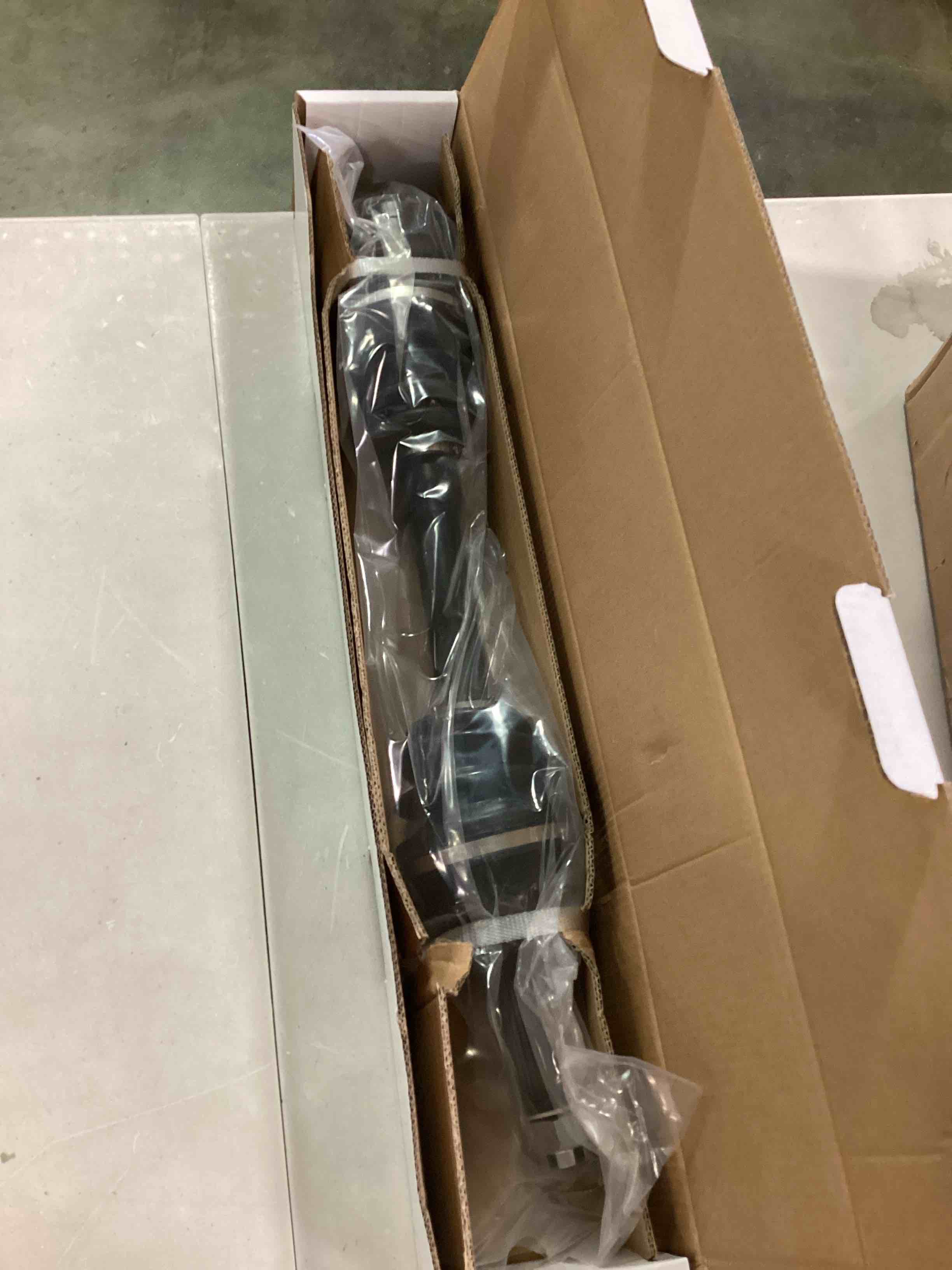https://s3.amazonaws.com/lotting-images-prod/bidfta/BLU6054206_1710446111456.jpeg