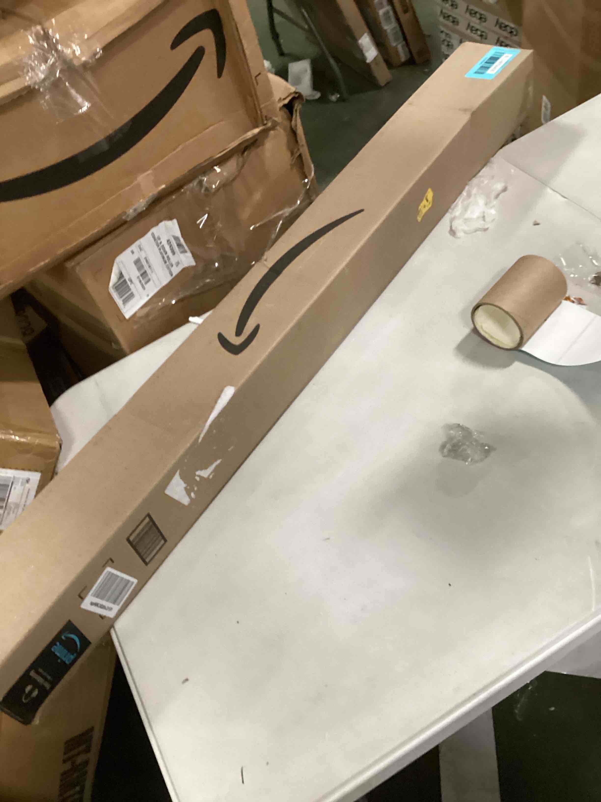 https://s3.amazonaws.com/lotting-images-prod/bidfta/BLU6054400_1710784500277.jpeg