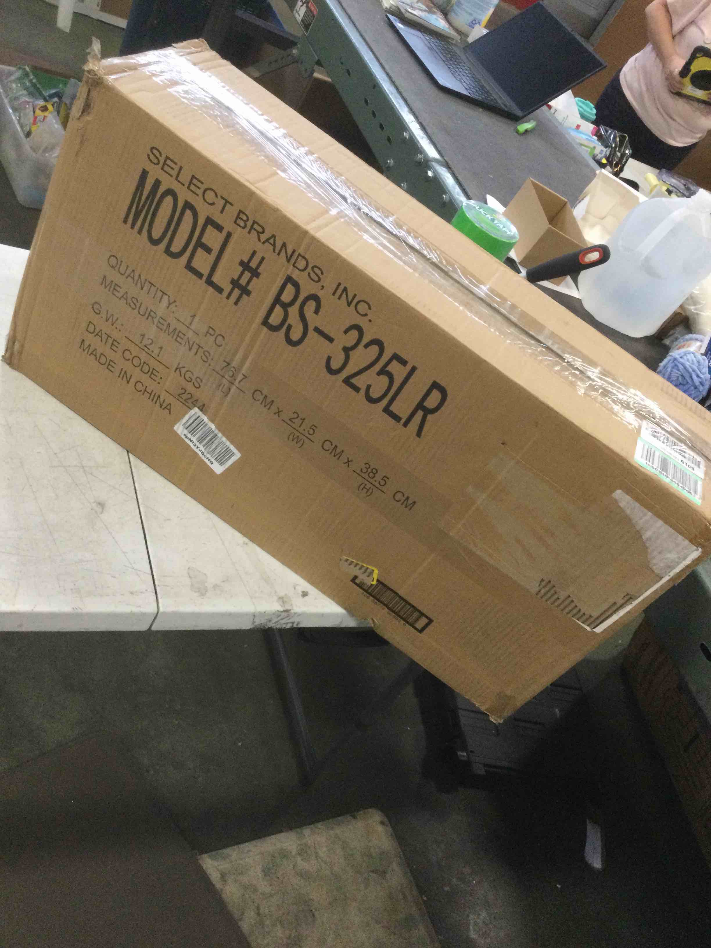 https://s3.amazonaws.com/lotting-images-prod/bidfta/BLU6055888_1711456386520.jpeg