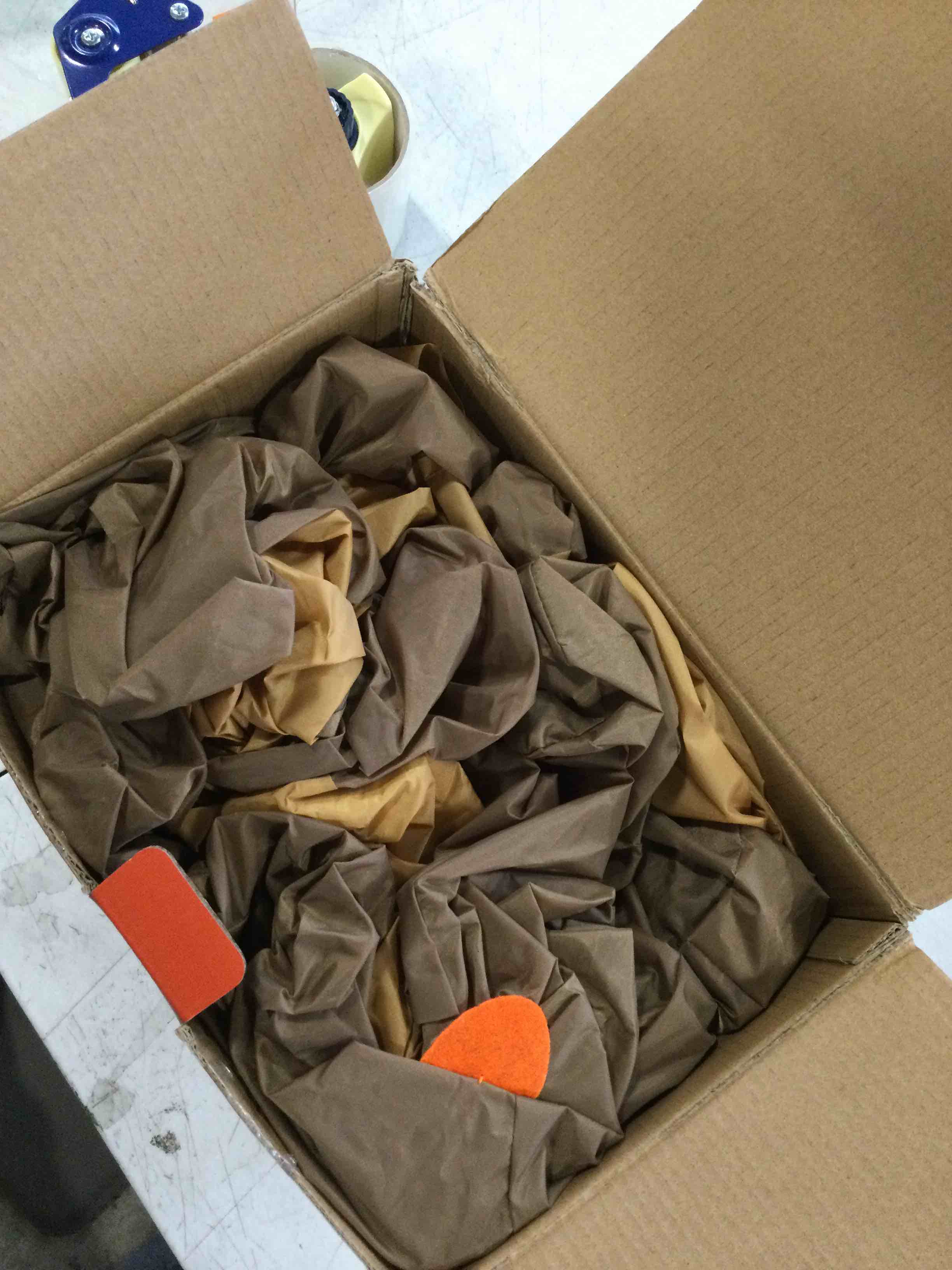 https://s3.amazonaws.com/lotting-images-prod/bidfta/BLU6055905_1711460490237.jpeg