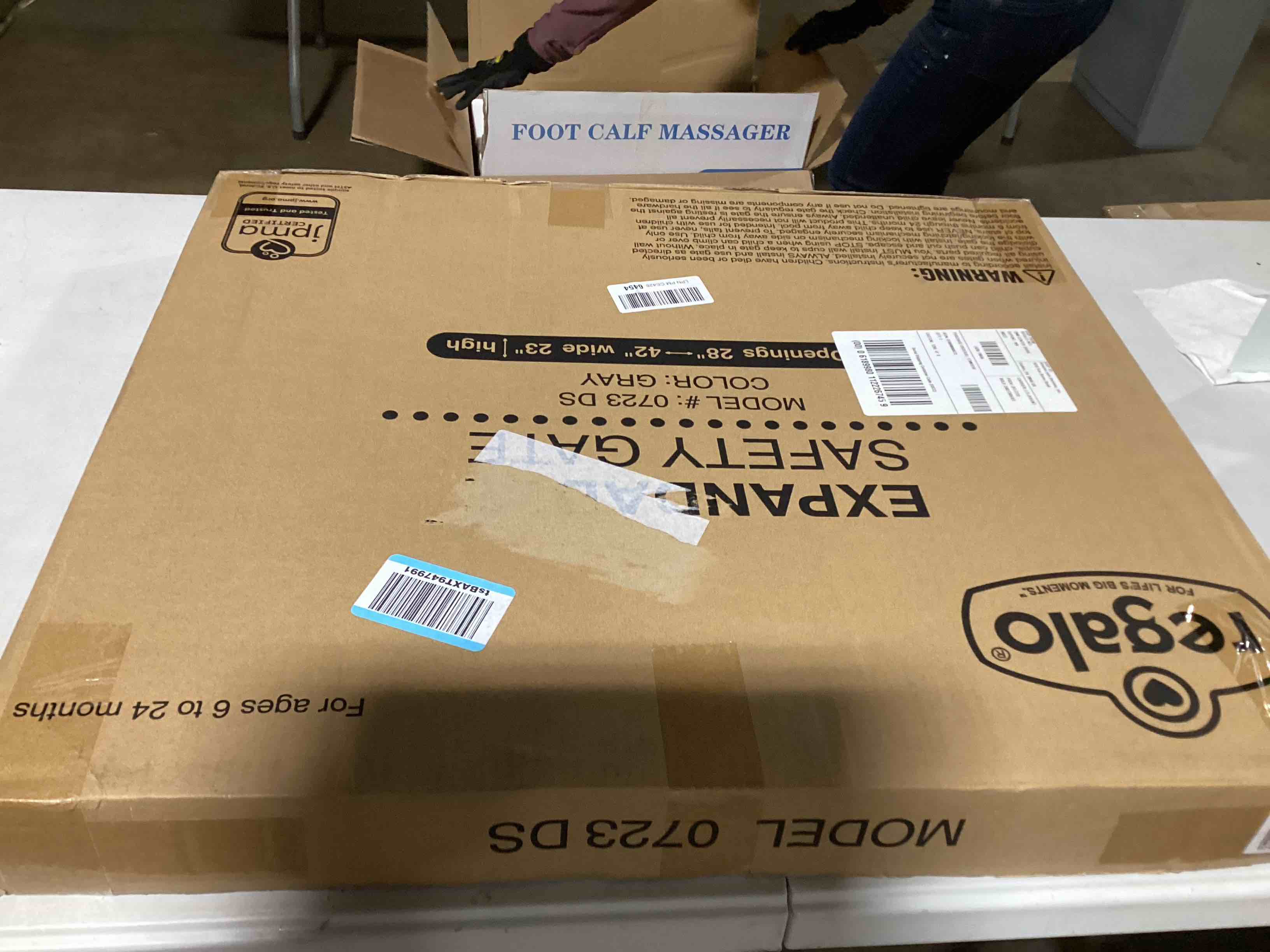 https://s3.amazonaws.com/lotting-images-prod/bidfta/BLU6056668_1710164493919.jpeg