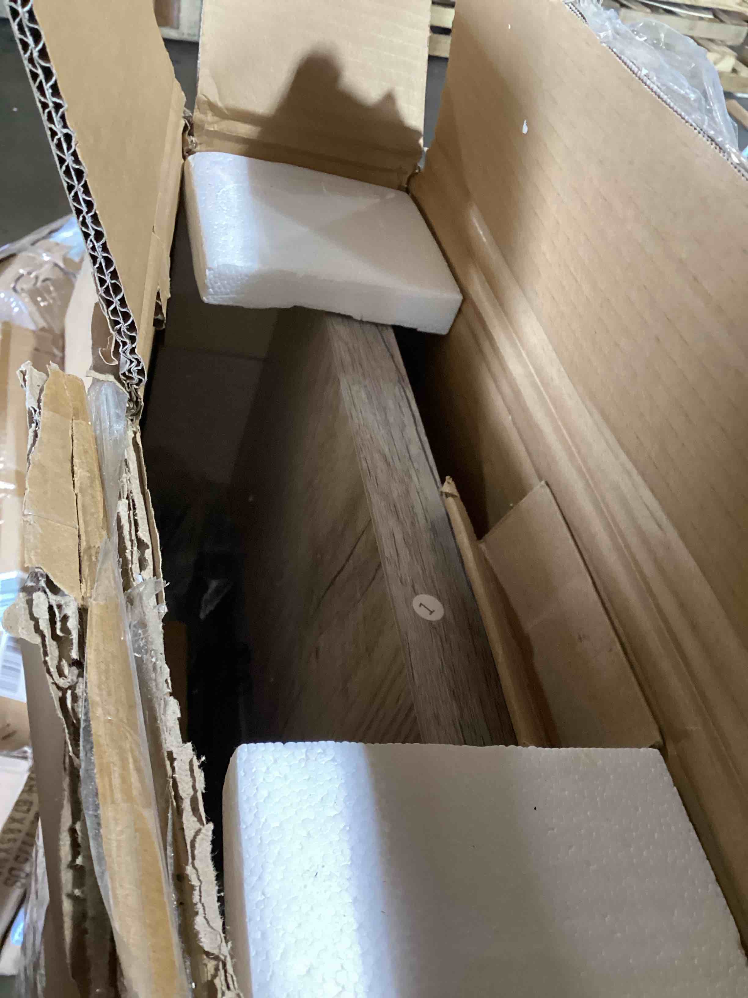 https://s3.amazonaws.com/lotting-images-prod/bidfta/BLU6056887_1710426742303.jpeg