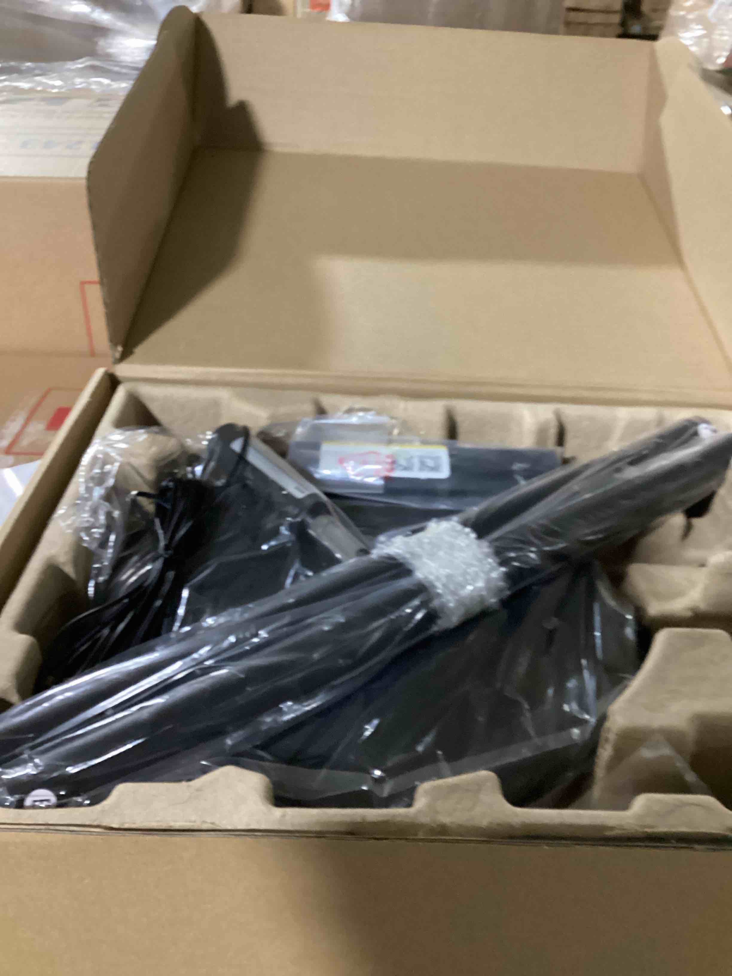 https://s3.amazonaws.com/lotting-images-prod/bidfta/BLU6056983_1710775696069.jpeg