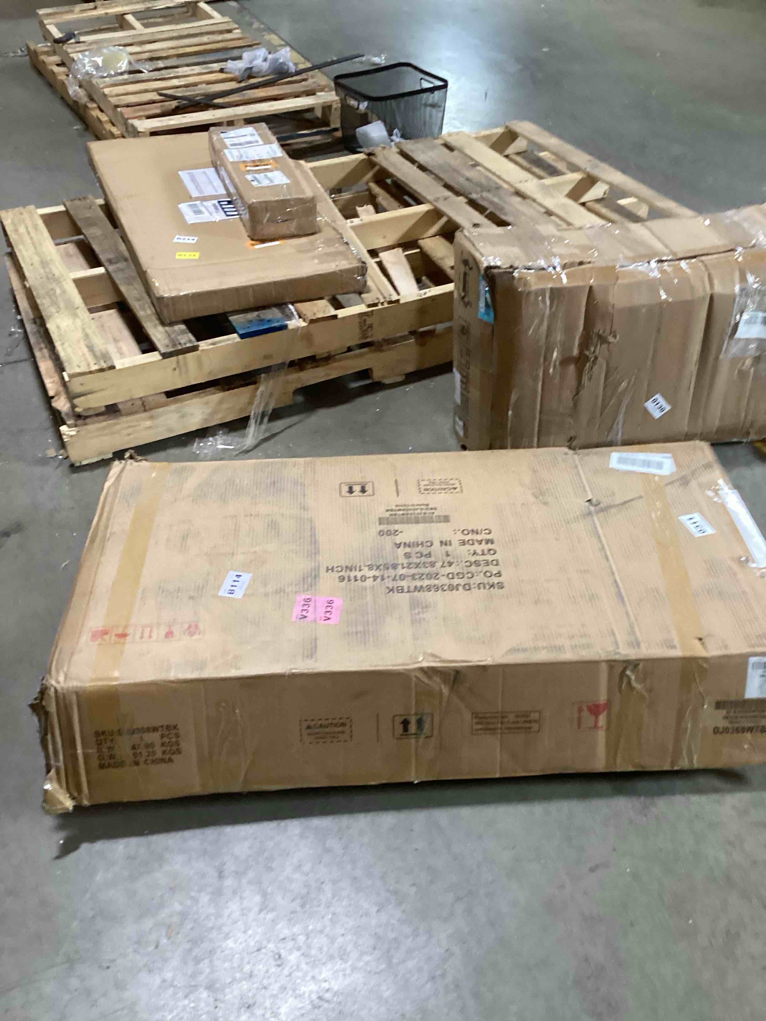 https://s3.amazonaws.com/lotting-images-prod/bidfta/BLU6057128_1710962976735.jpeg