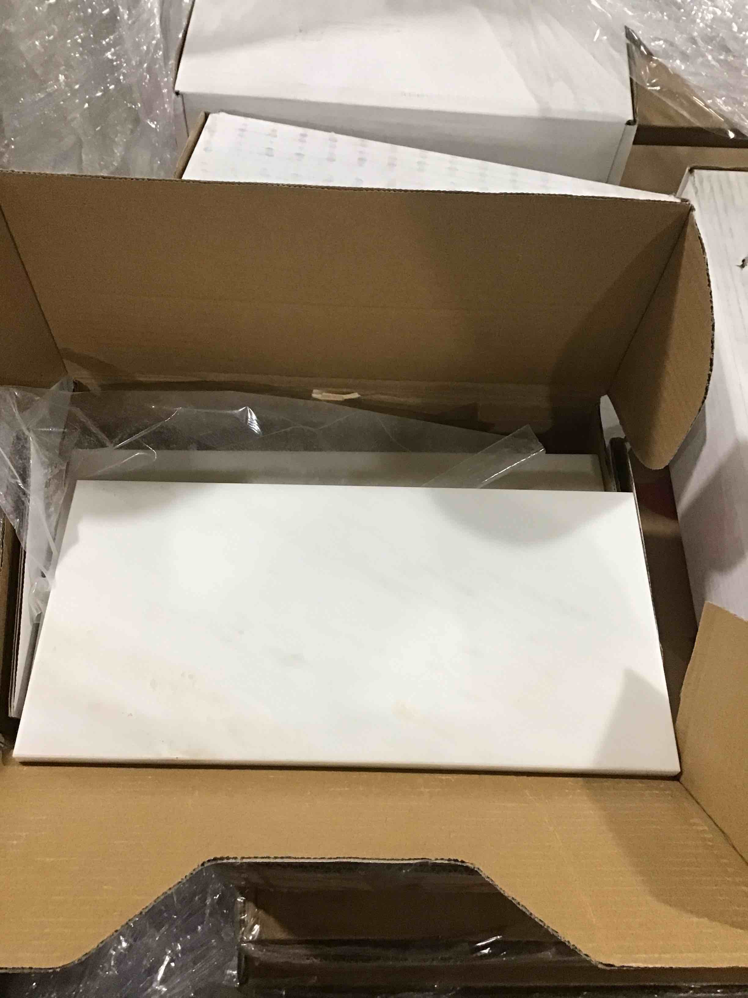 https://s3.amazonaws.com/lotting-images-prod/bidfta/BLU6058003_1708008538450.jpeg