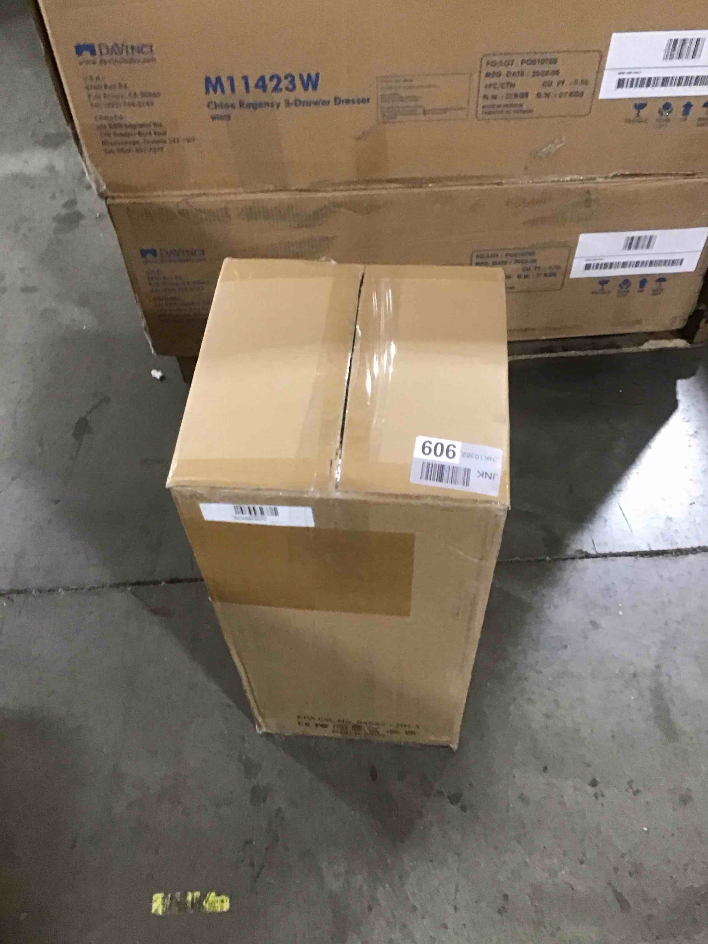 https://s3.amazonaws.com/lotting-images-prod/bidfta/BLU6058741_1708977203218.jpeg