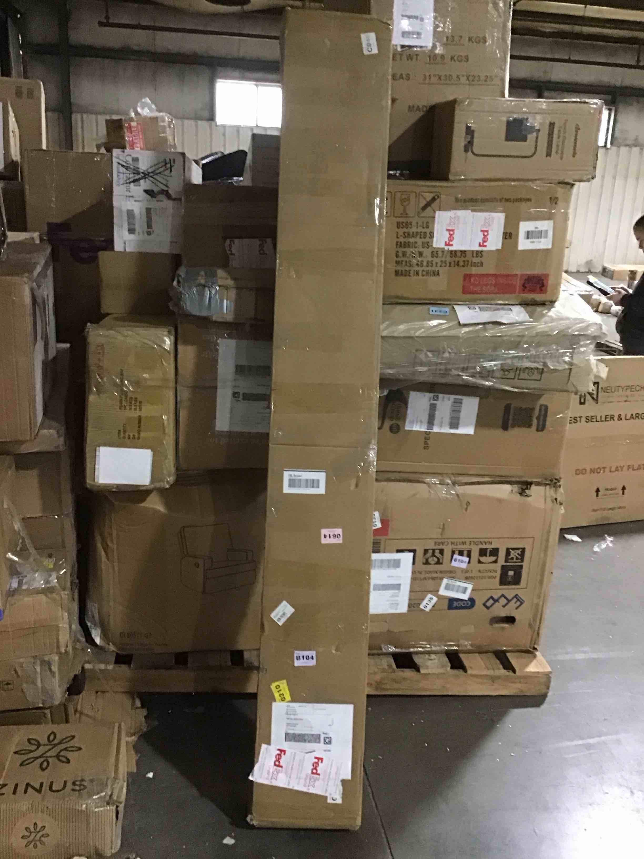 https://s3.amazonaws.com/lotting-images-prod/bidfta/BLU6058901_1709143823592.jpeg