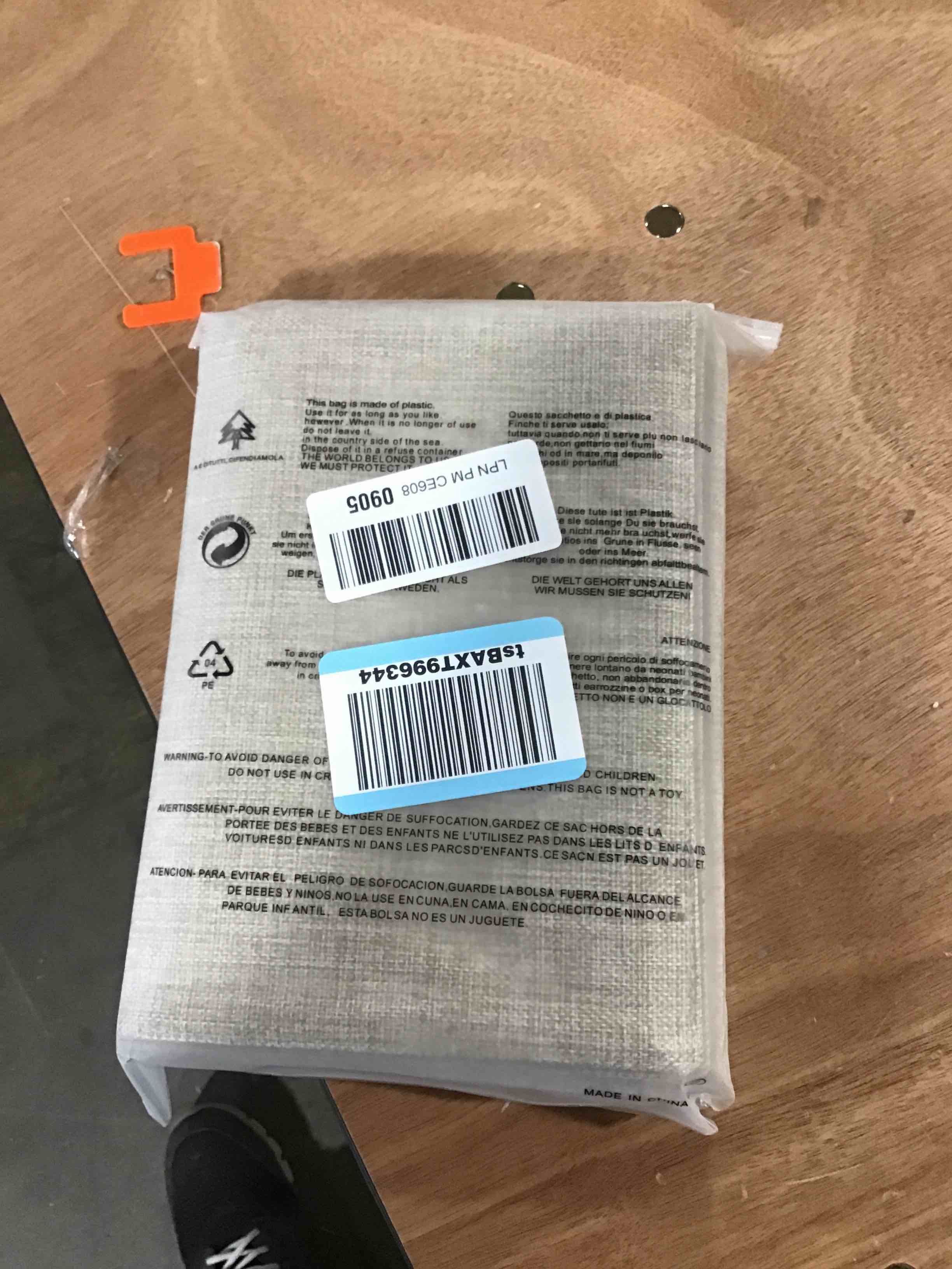 https://s3.amazonaws.com/lotting-images-prod/bidfta/BLU6059500_1709916198738.jpeg