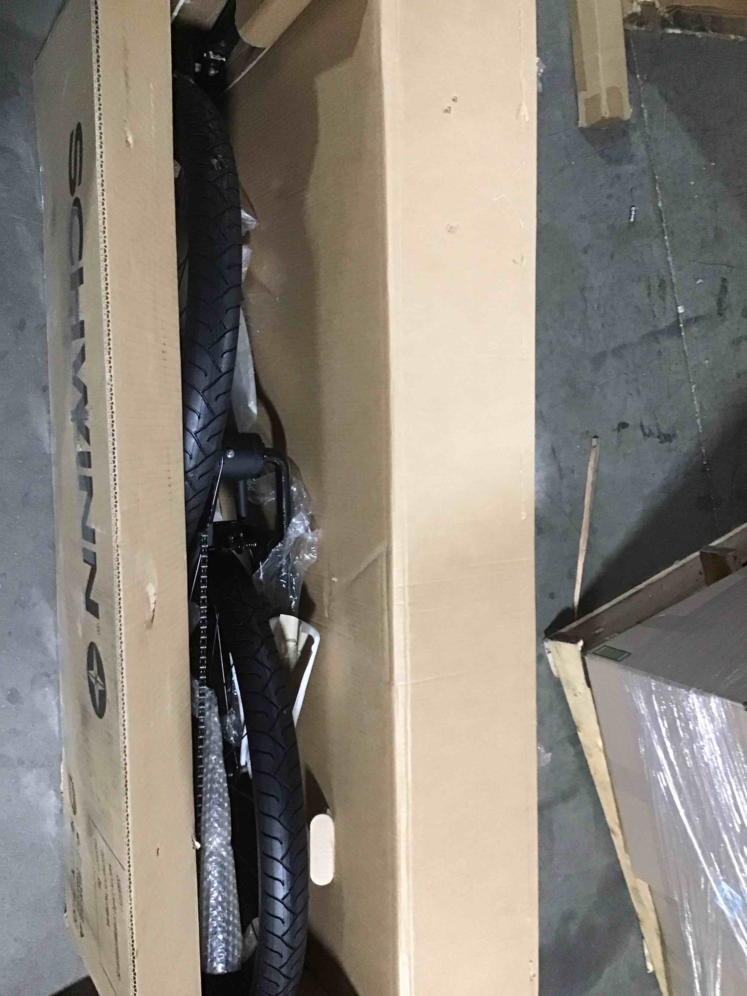 https://s3.amazonaws.com/lotting-images-prod/bidfta/BLU6059502_1709915798730.jpeg
