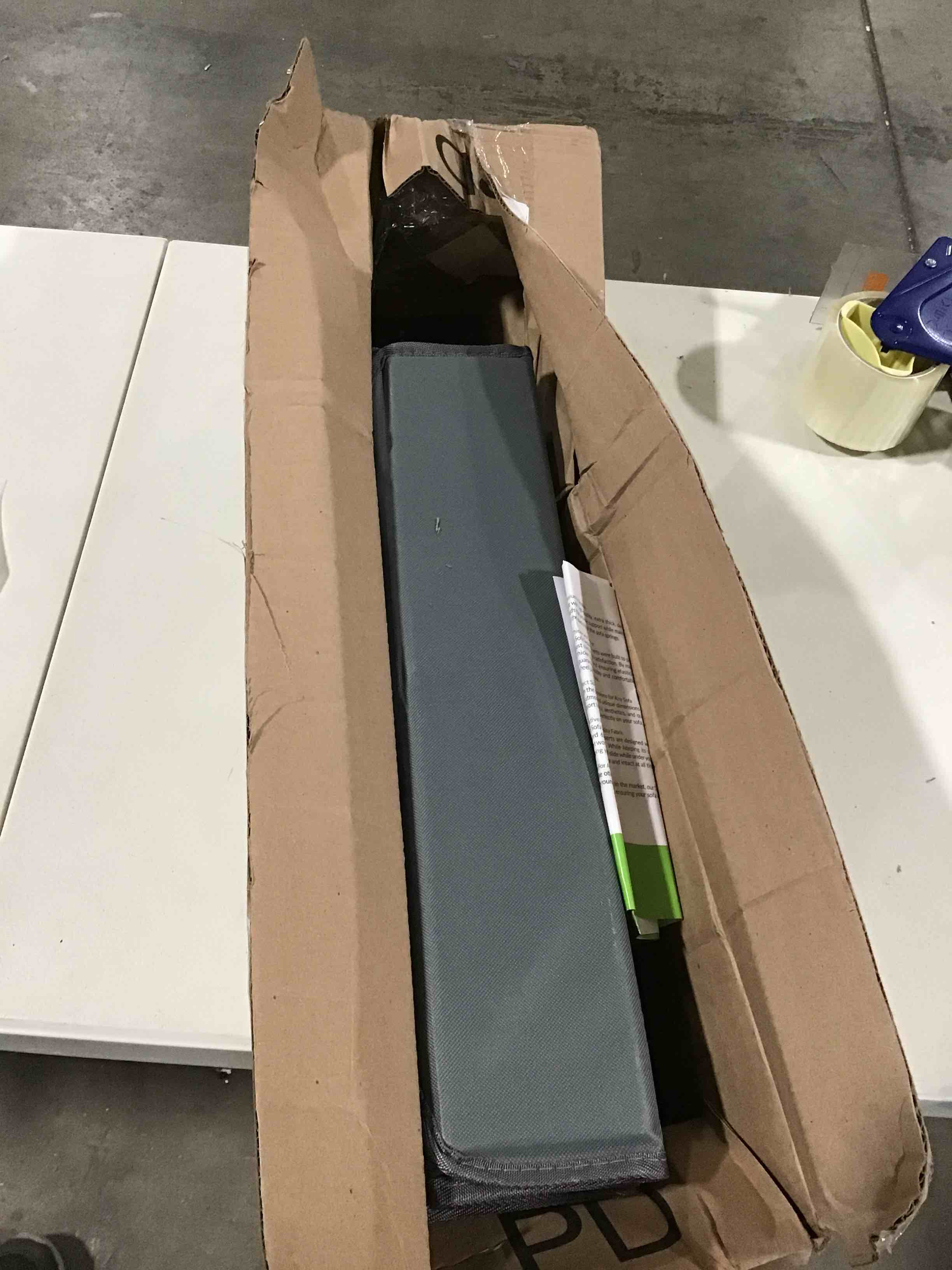 https://s3.amazonaws.com/lotting-images-prod/bidfta/BLU6060186_1710342903550.jpeg