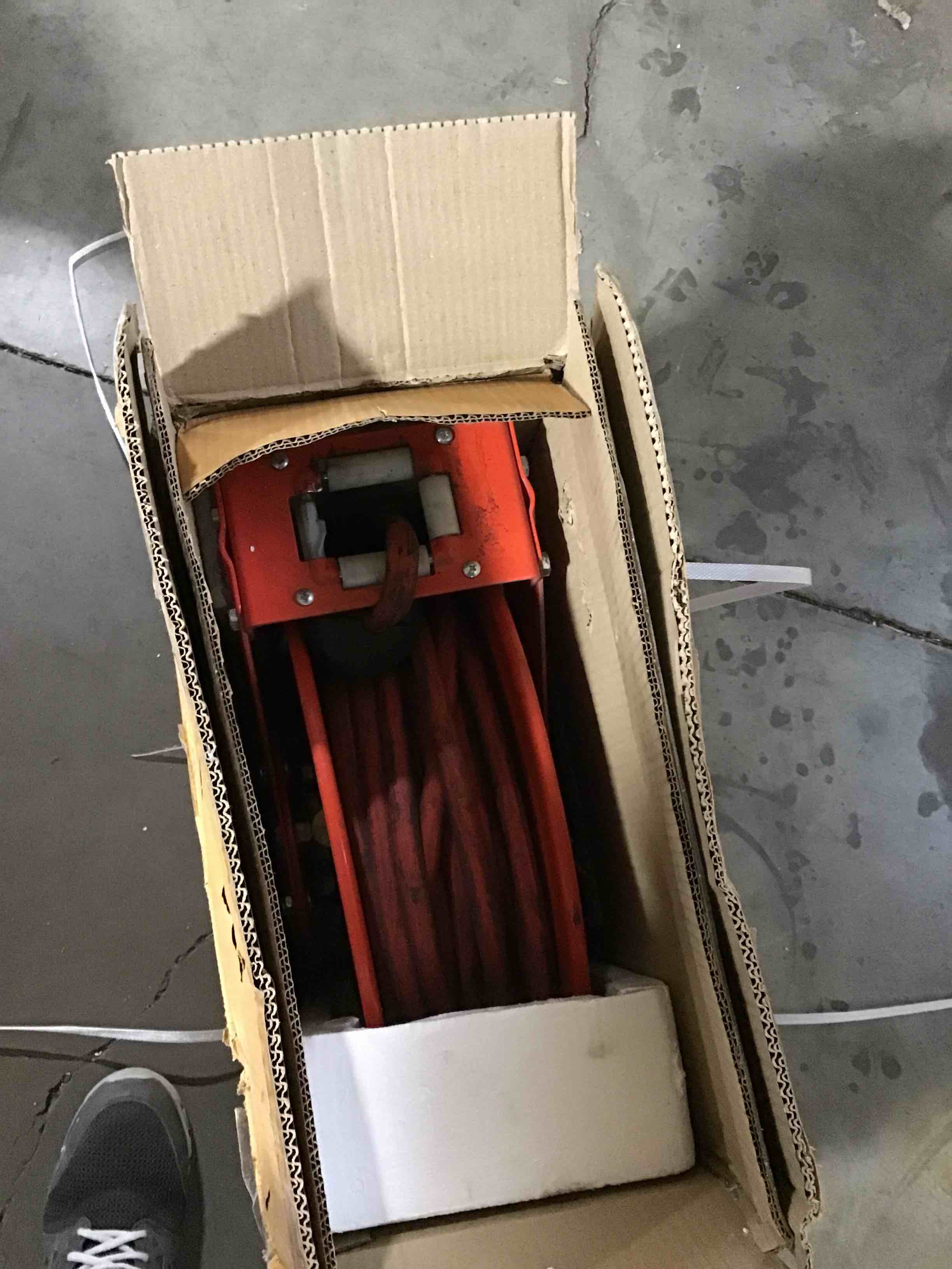 https://s3.amazonaws.com/lotting-images-prod/bidfta/BLU6060385_1710437598996.jpeg