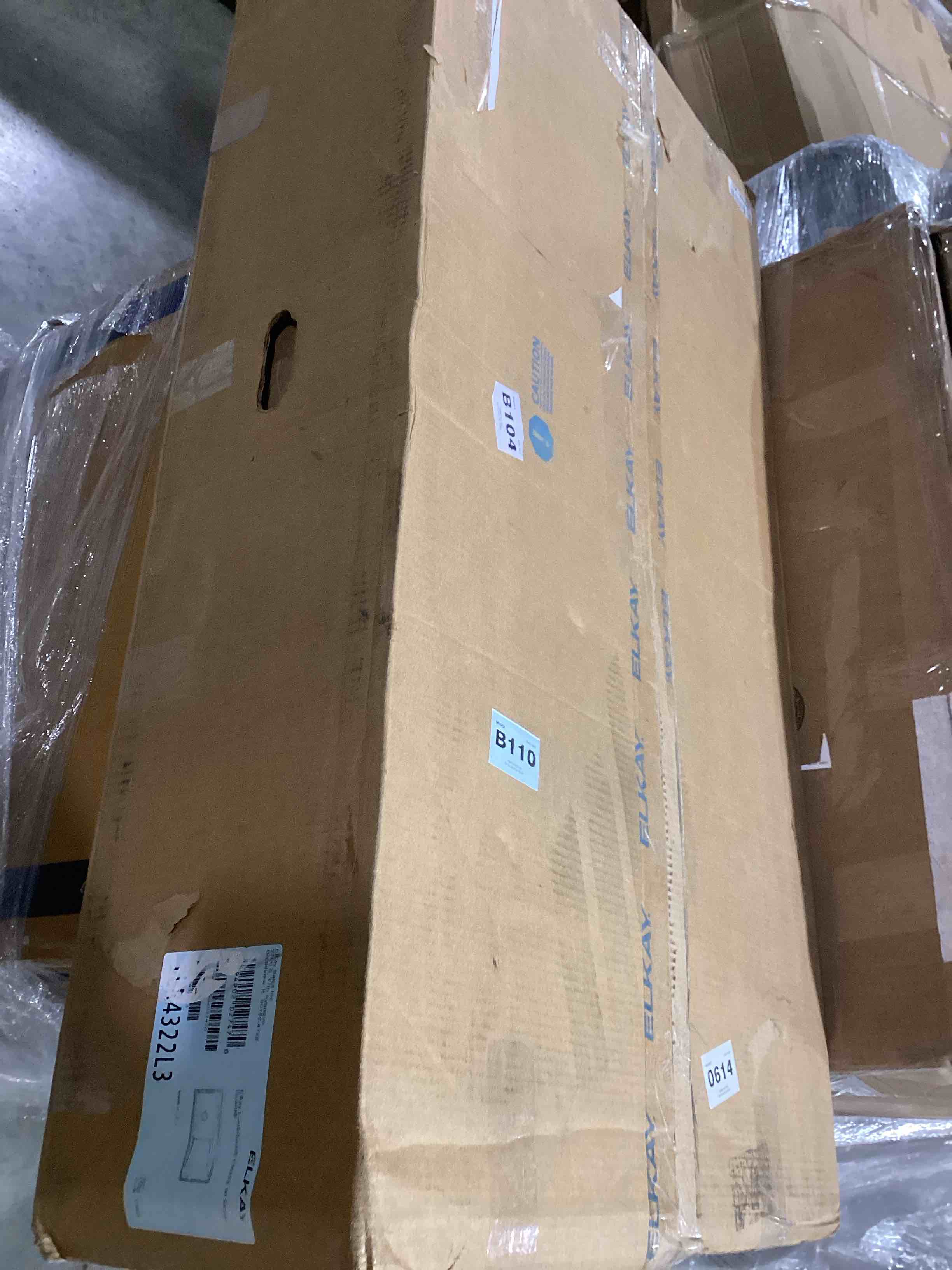 https://s3.amazonaws.com/lotting-images-prod/bidfta/BLU6060843_1707739676144.jpeg