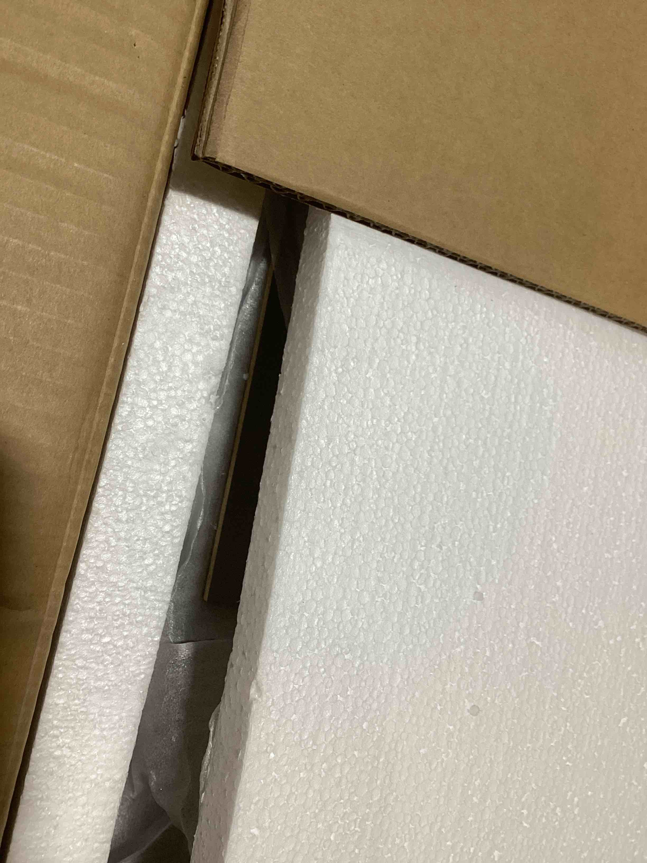 https://s3.amazonaws.com/lotting-images-prod/bidfta/BLU6061117_1708011127599.jpeg