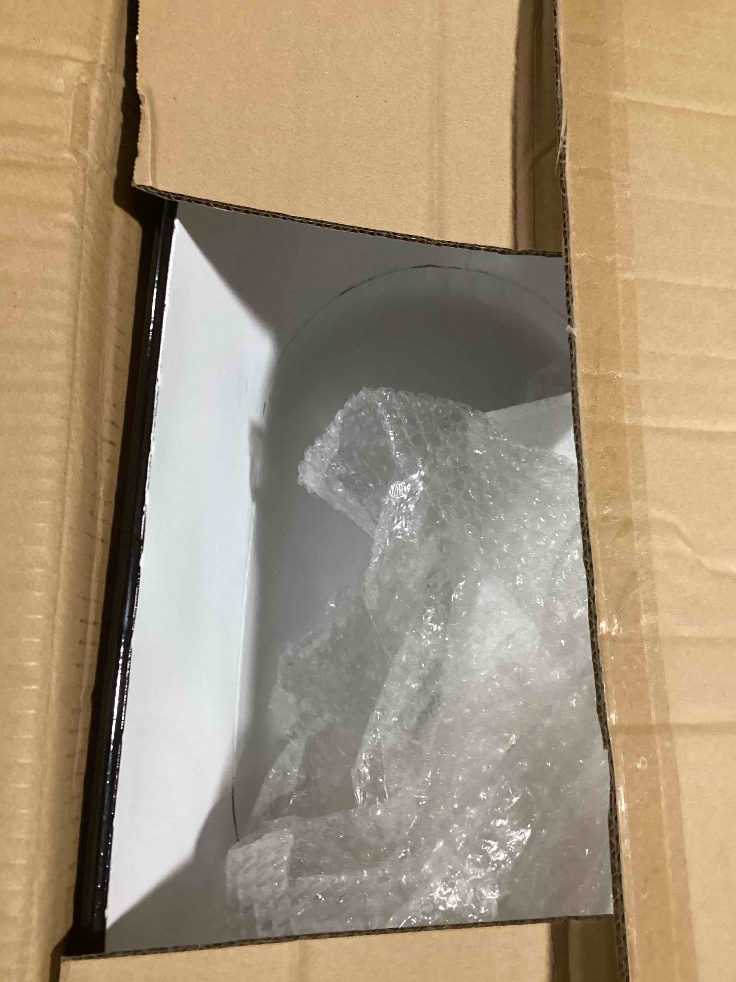 https://s3.amazonaws.com/lotting-images-prod/bidfta/BLU6061336_1708374091225.jpeg
