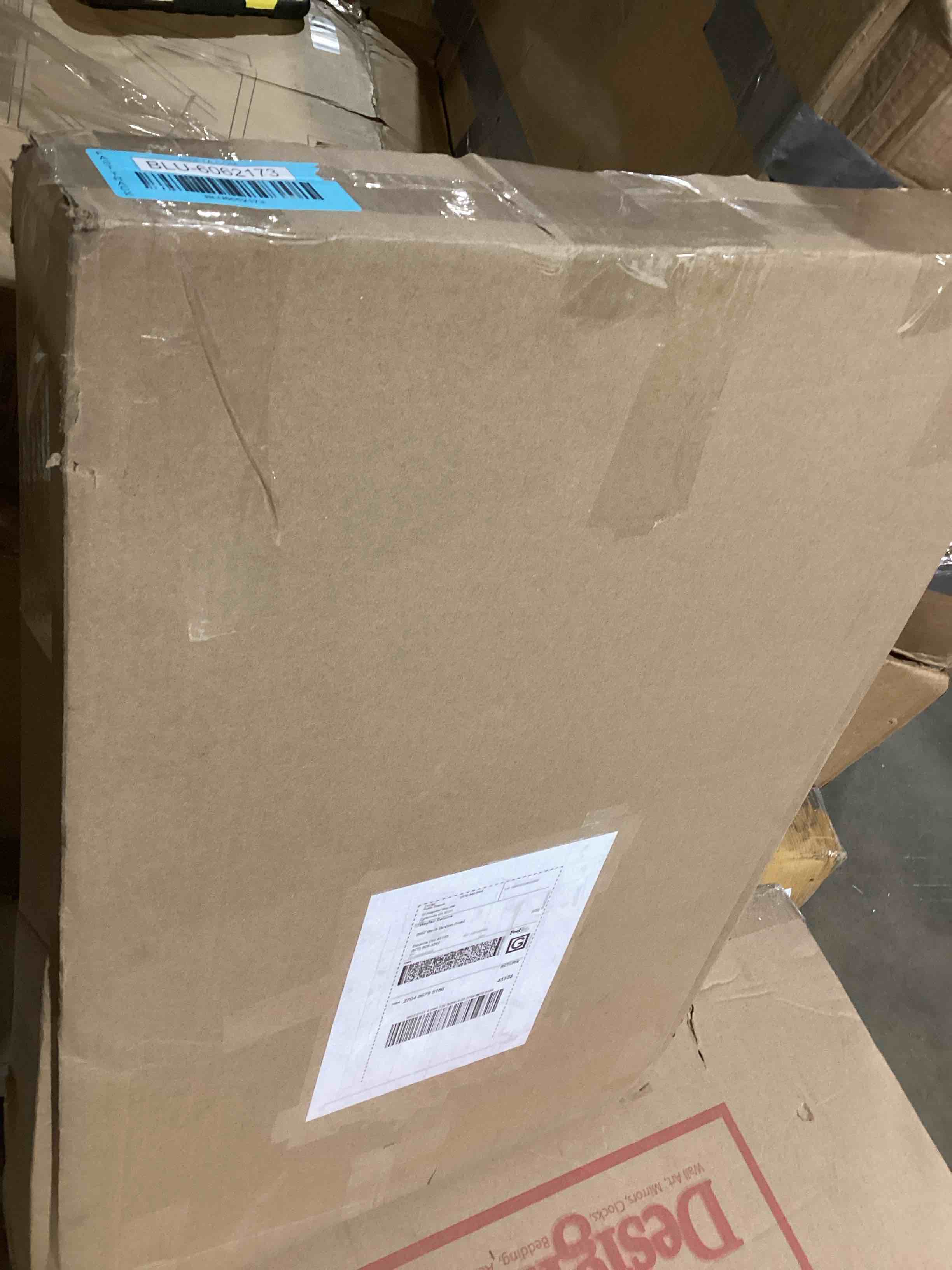 https://s3.amazonaws.com/lotting-images-prod/bidfta/BLU6062173_1707753074240.jpeg