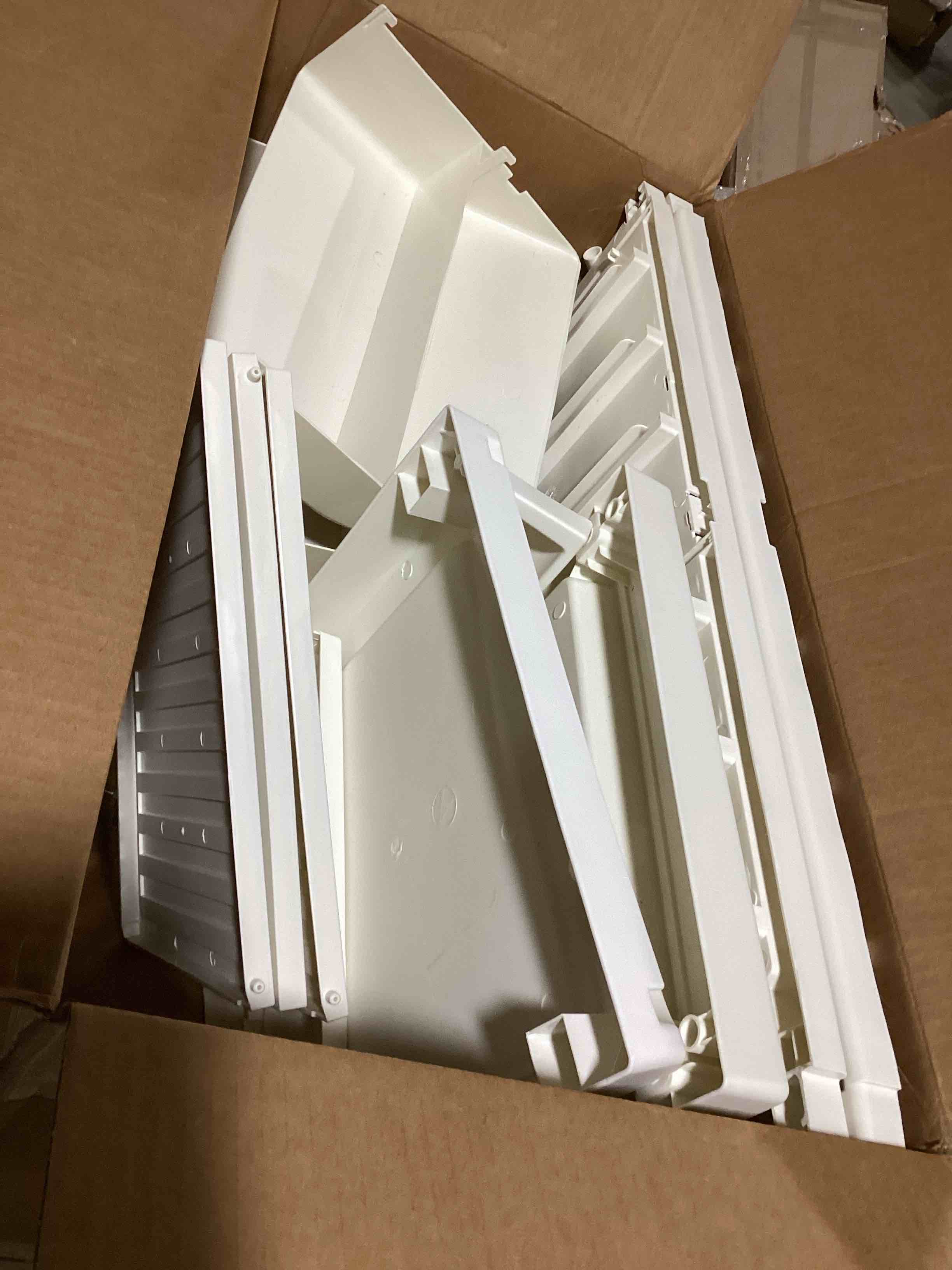 https://s3.amazonaws.com/lotting-images-prod/bidfta/BLU6062222_1707766289050.jpeg